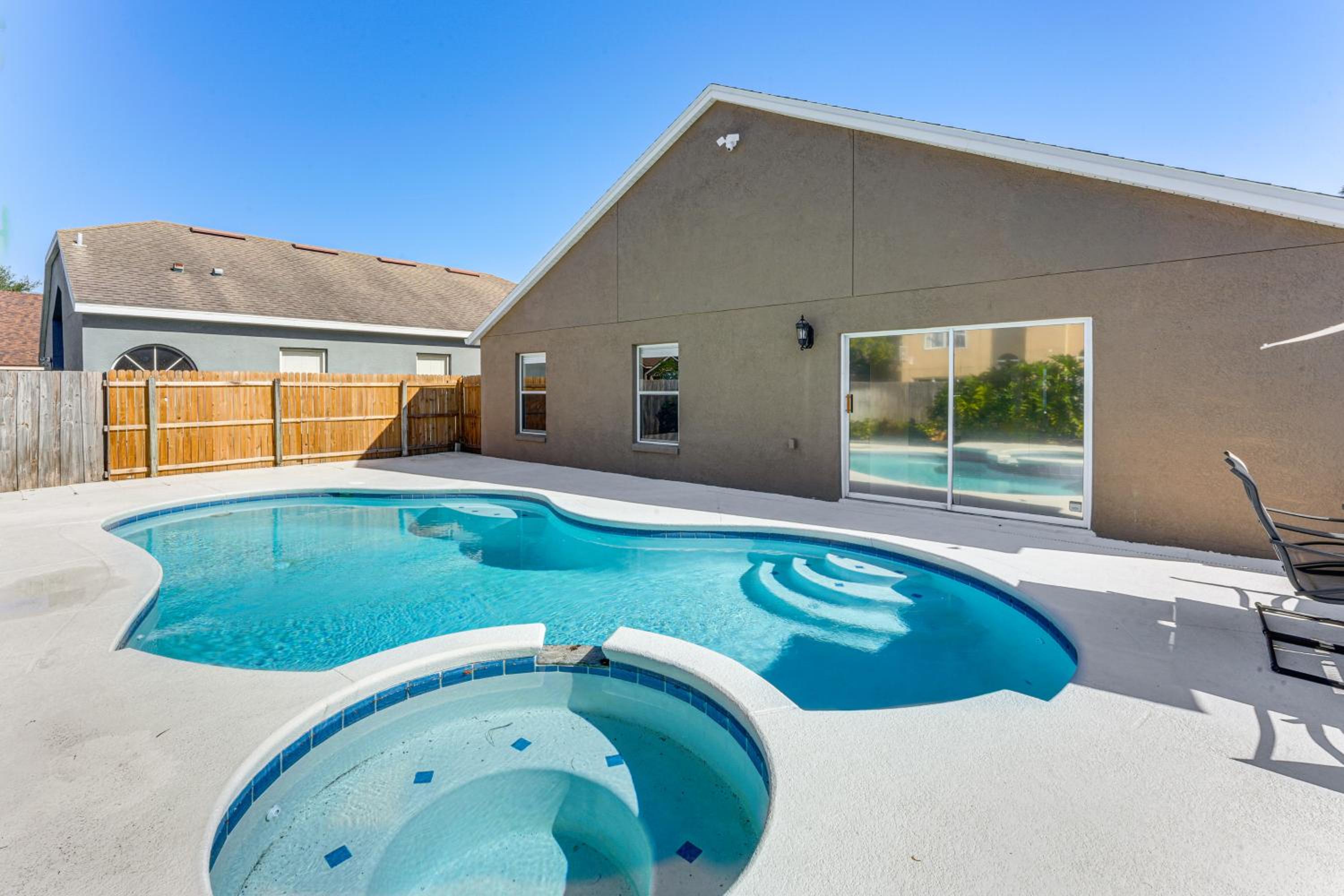 Apopka Family Home with Yard, 13 Mi to Dtwn Orlando