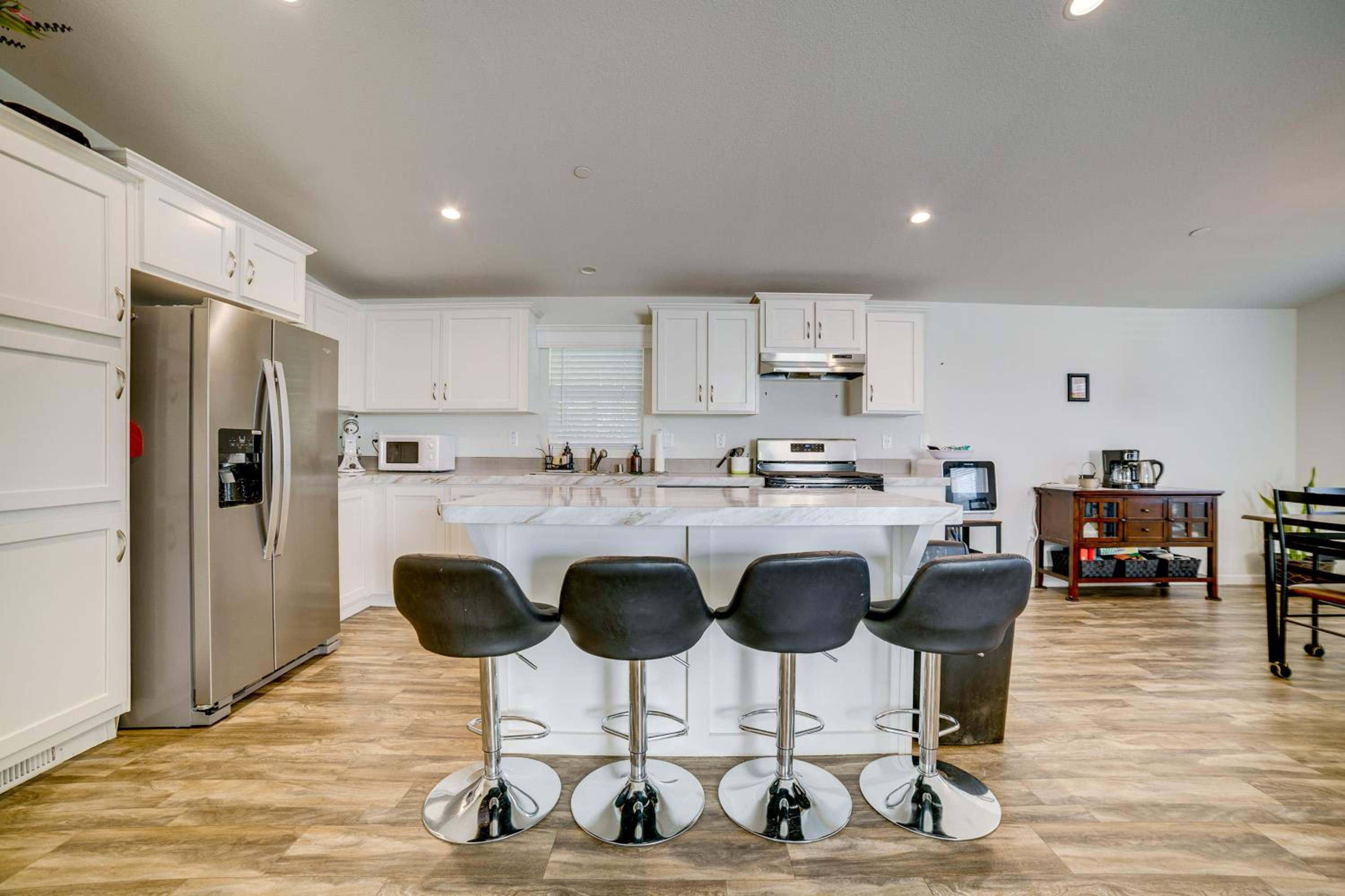 Explore Temecula Wine Country! Mtn-View Home