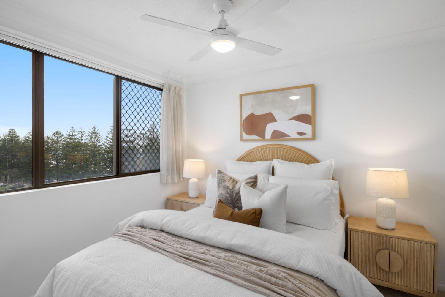 Absolute Burleigh Beachfront - Stylish 2BR Oceanview Stay