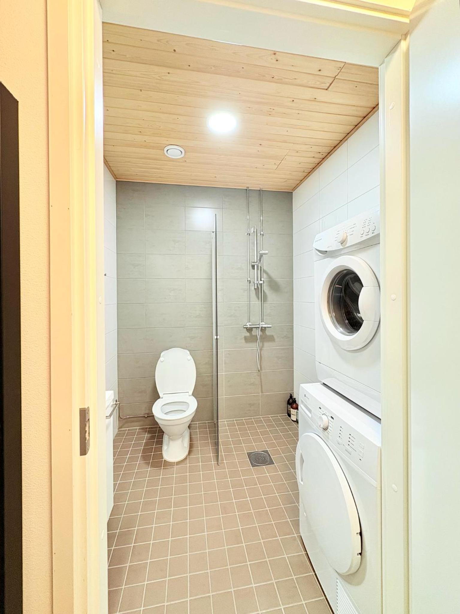 Kivis Modern Studio near Train Mall & Airport