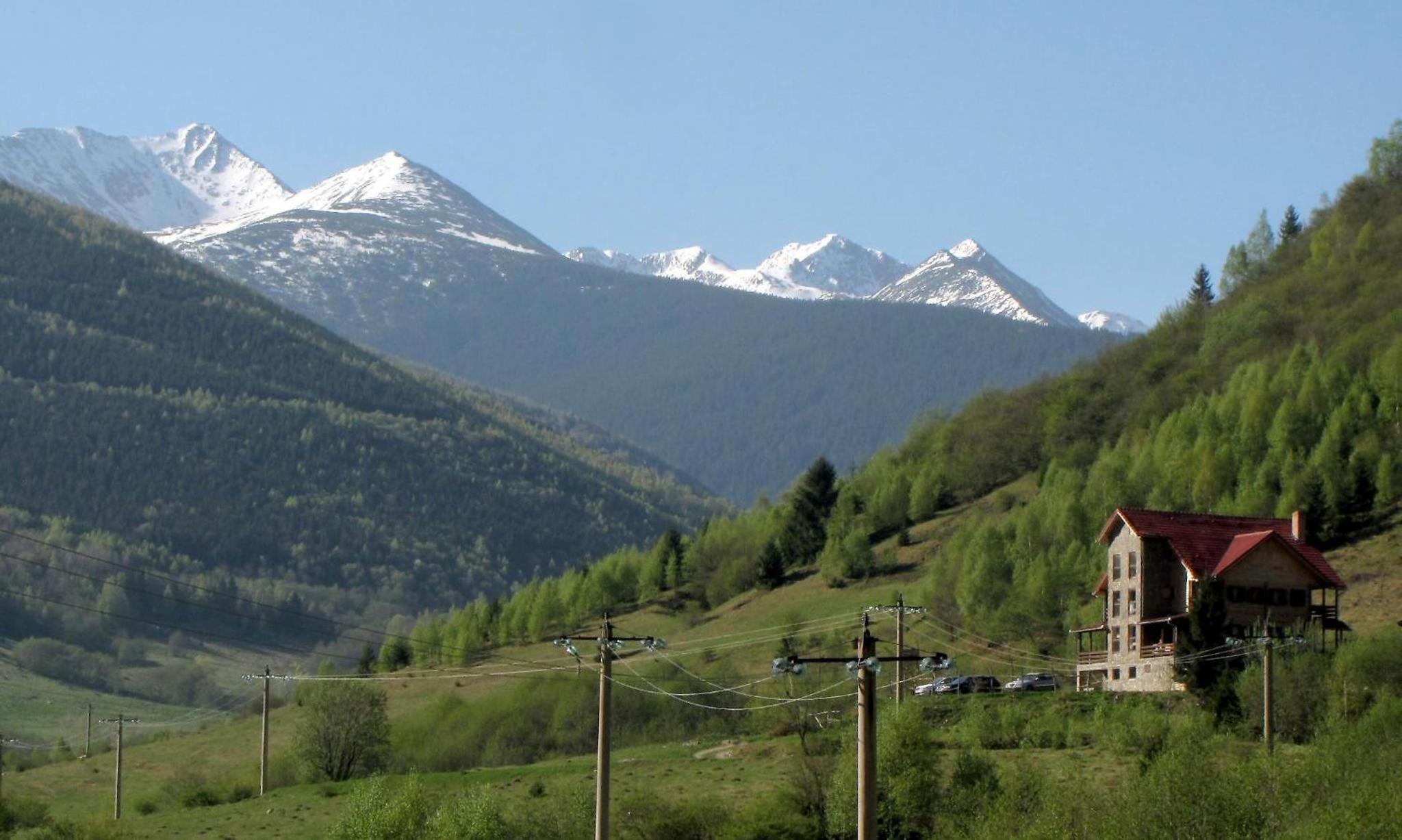 Cabana Soarelui Retezat view 2