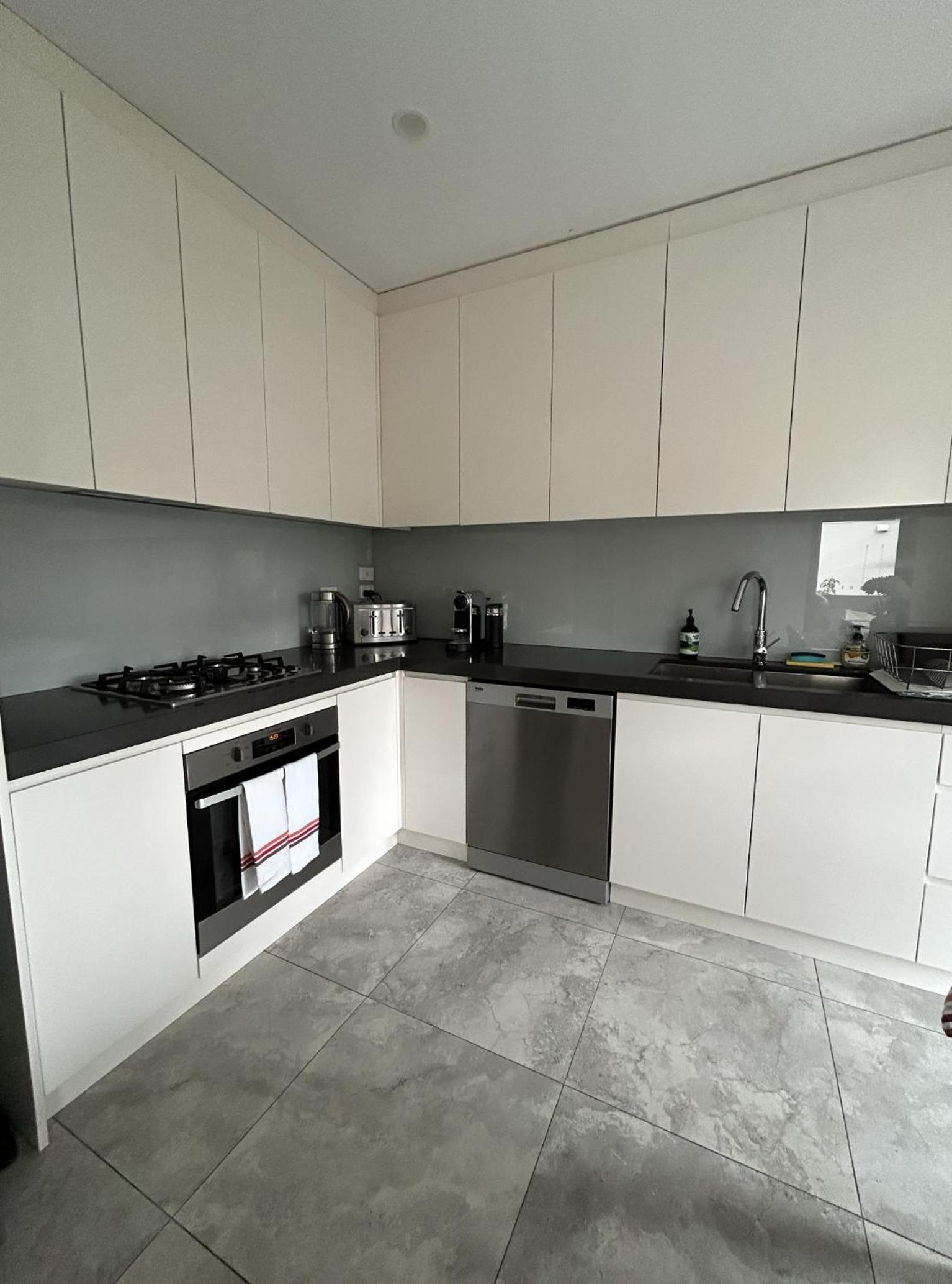 Manly Modern 3 Bedroom Home - Upper Duplex
