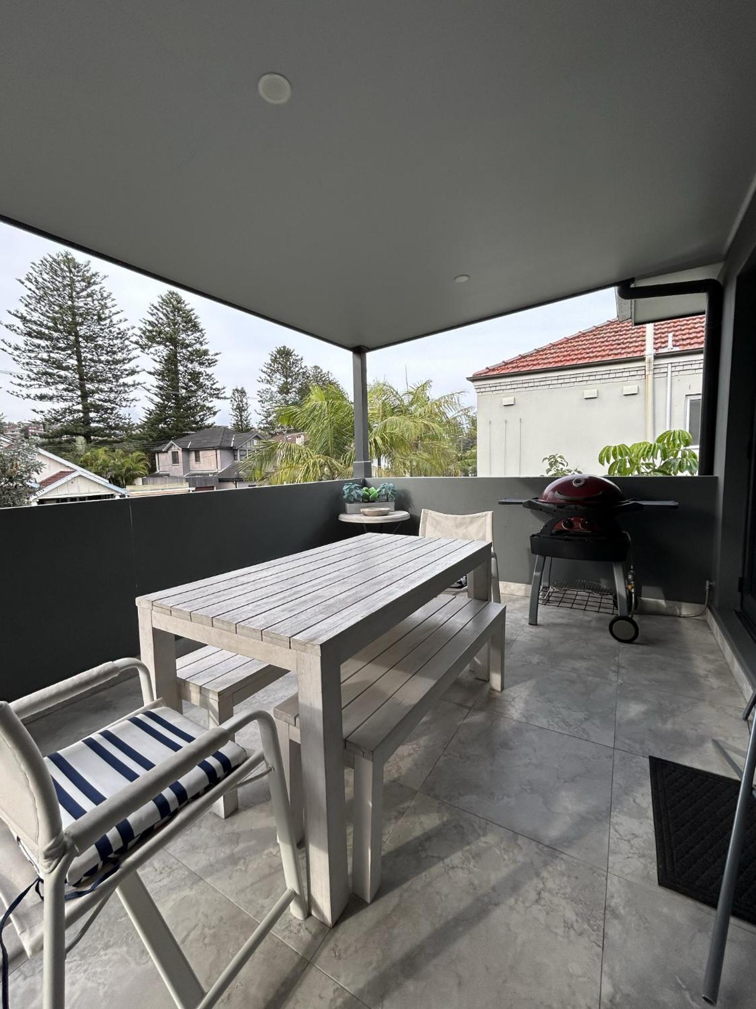 Manly Modern 3 Bedroom Home - Upper Duplex