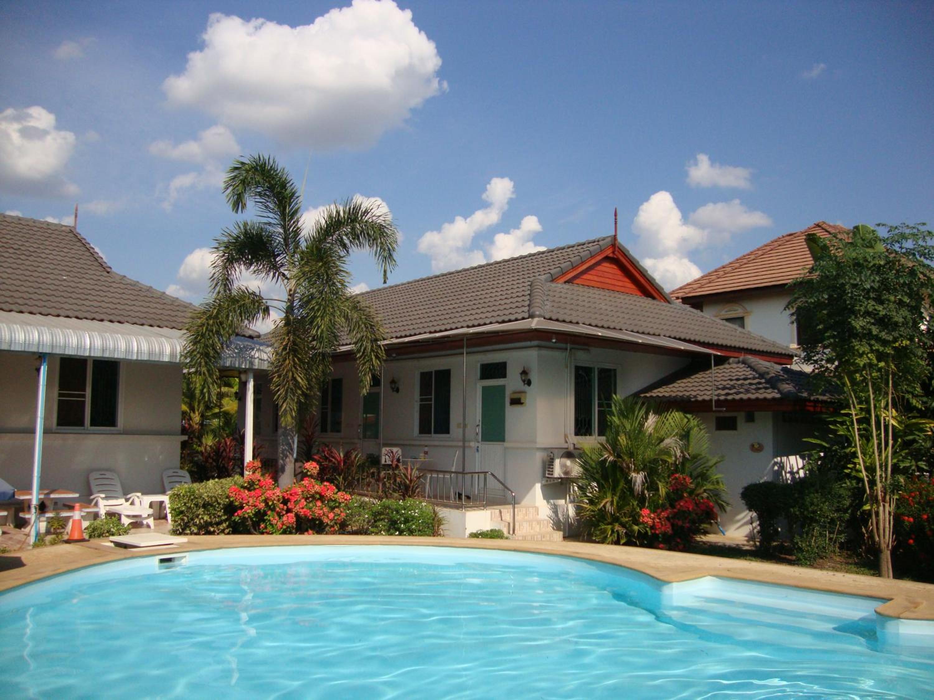 Nuch's Apple Guest House