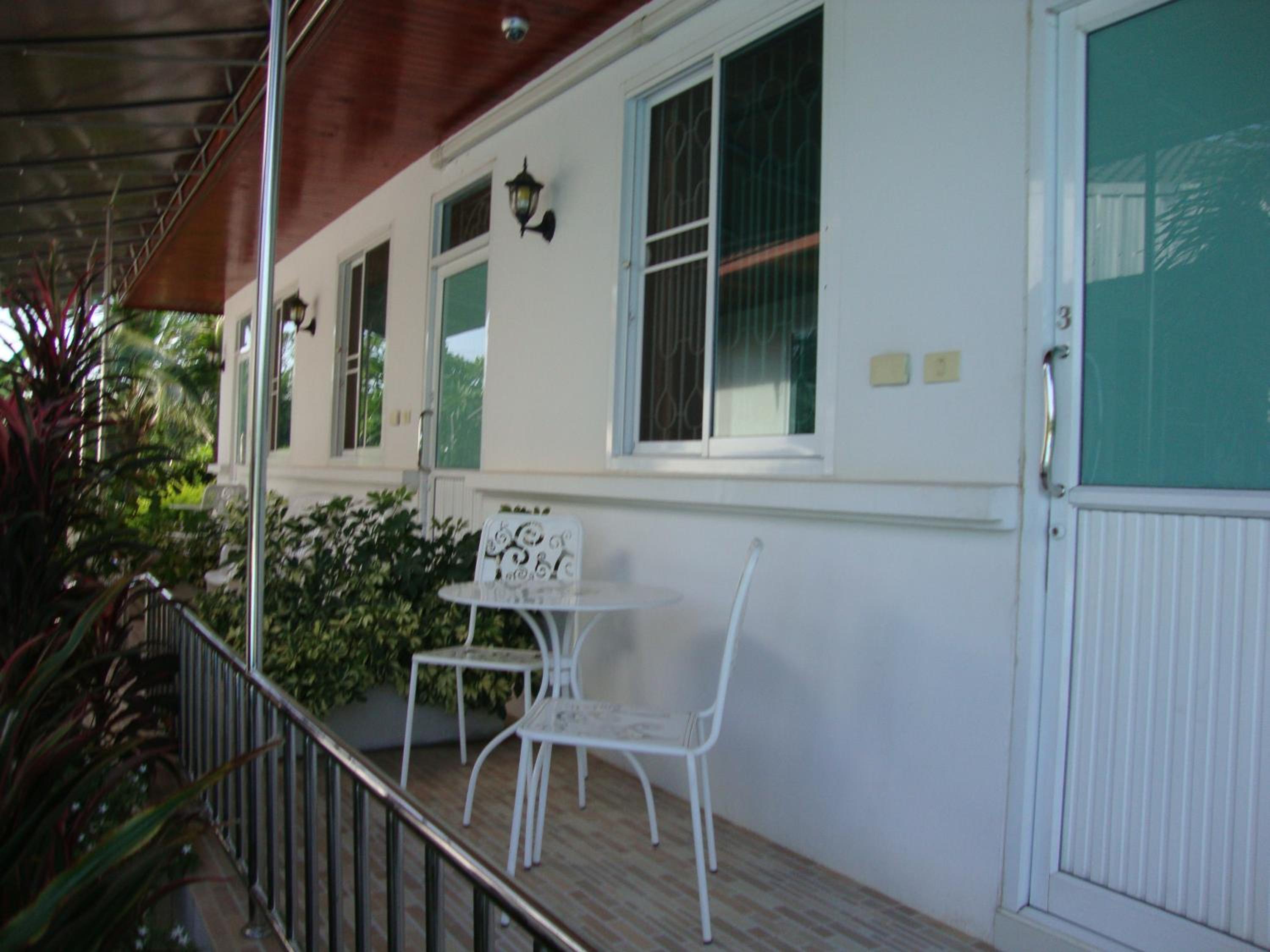 Nuch's Apple Guest House