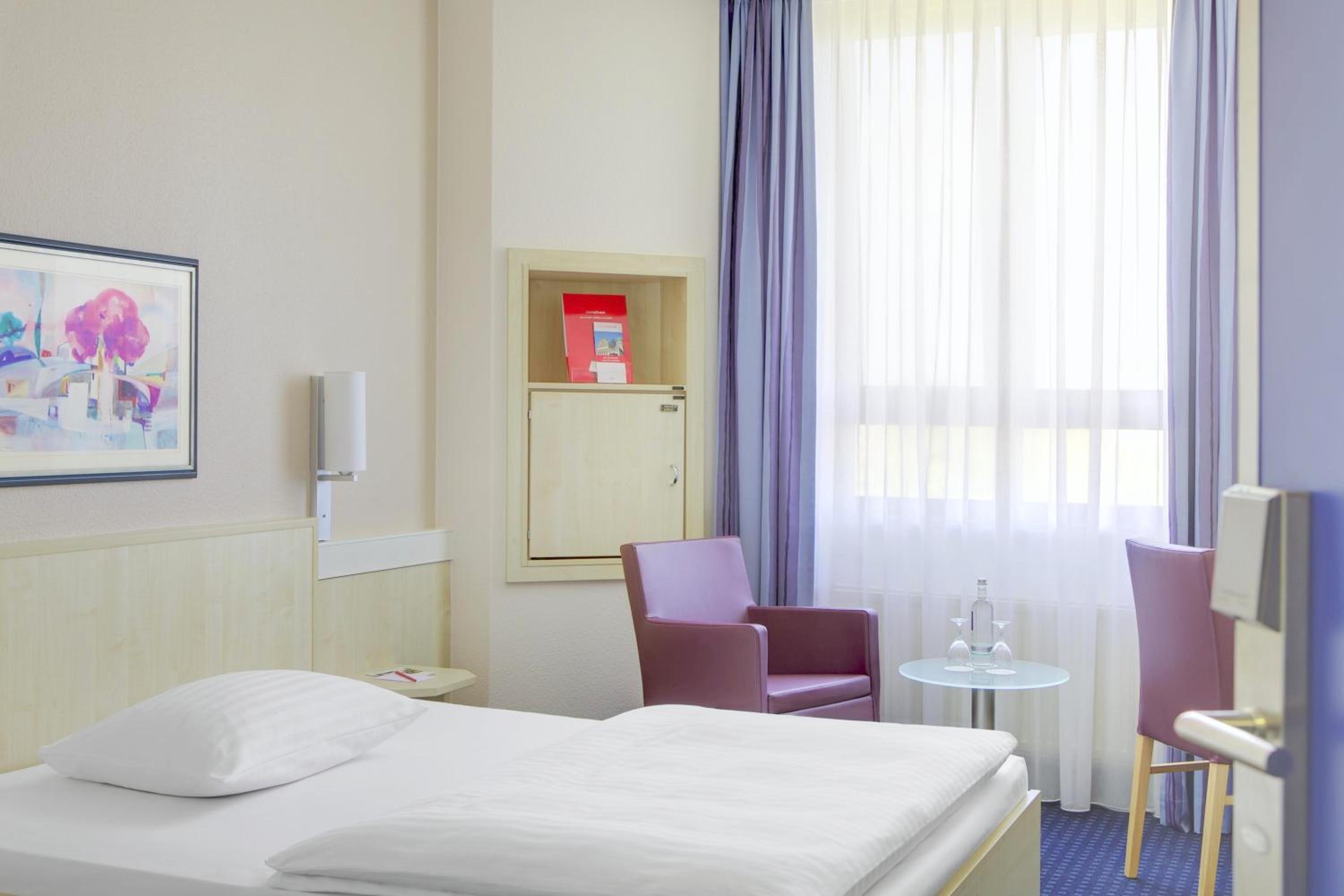 Augsburg Vacations - Rugs Hotel Augsburg City - Property Image 1