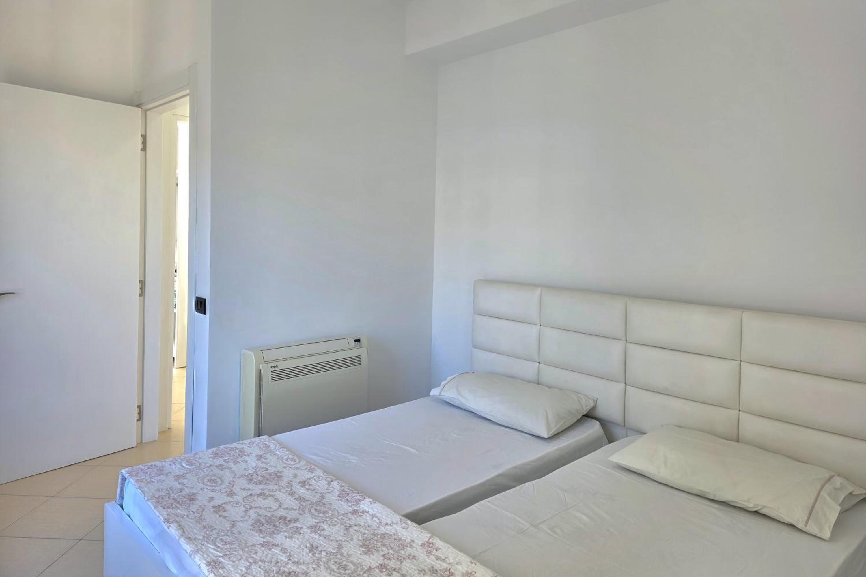 Brisa Del Mar Beachfront Apartment 116 - Happy Rentals