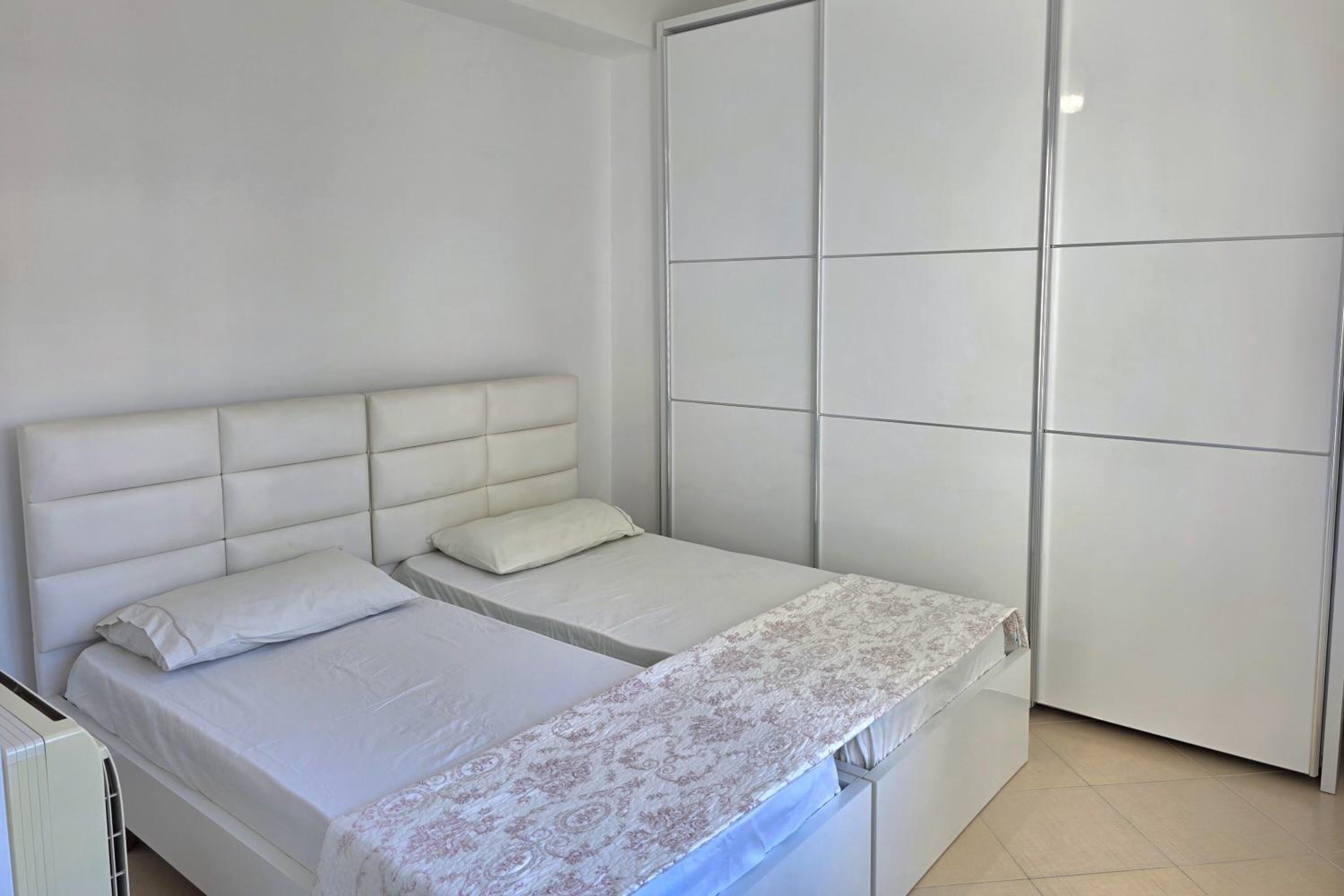 Brisa Del Mar Beachfront Apartment 116 - Happy Rentals