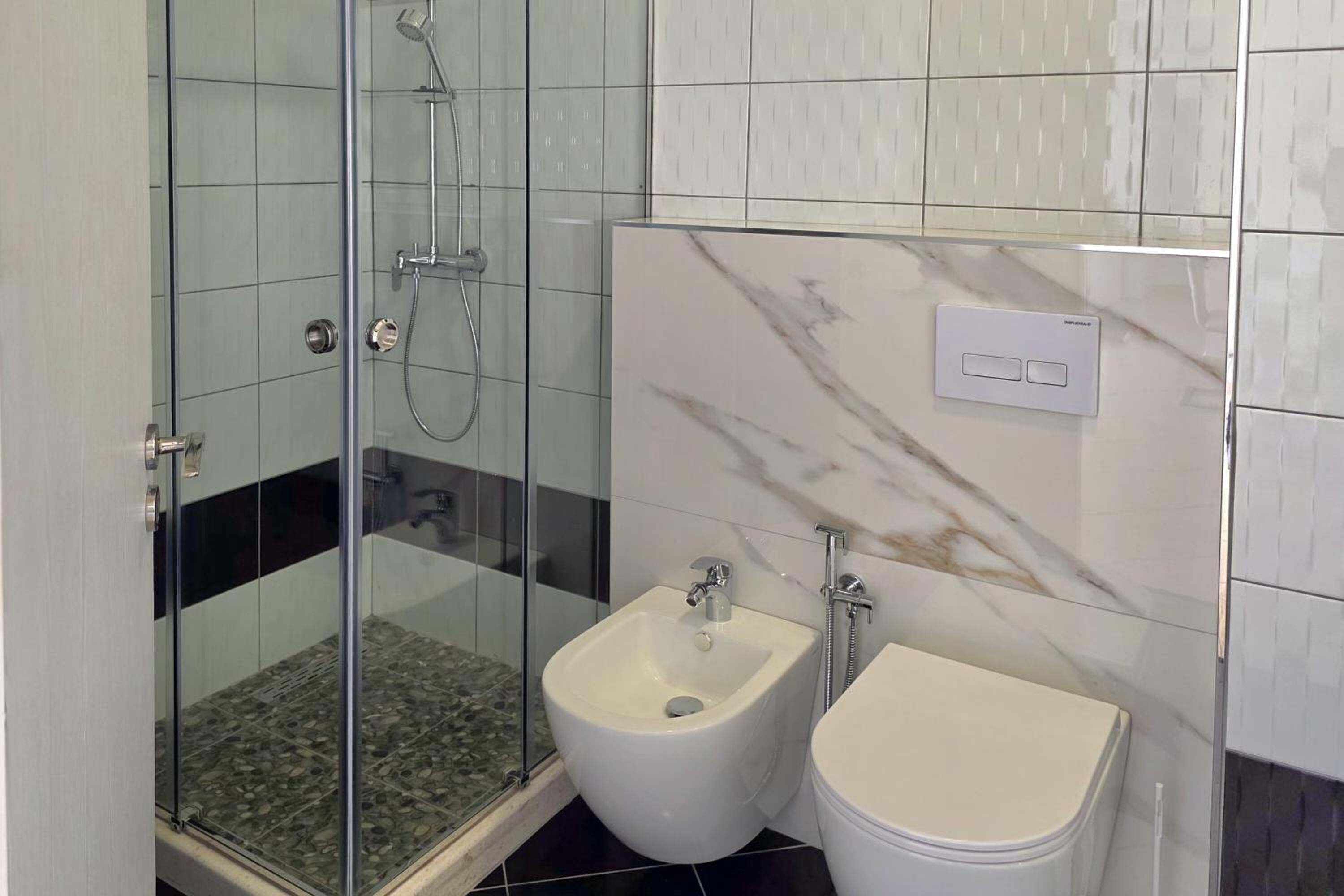 Brisa Del Mar Beachfront Apartment 116 - Happy Rentals