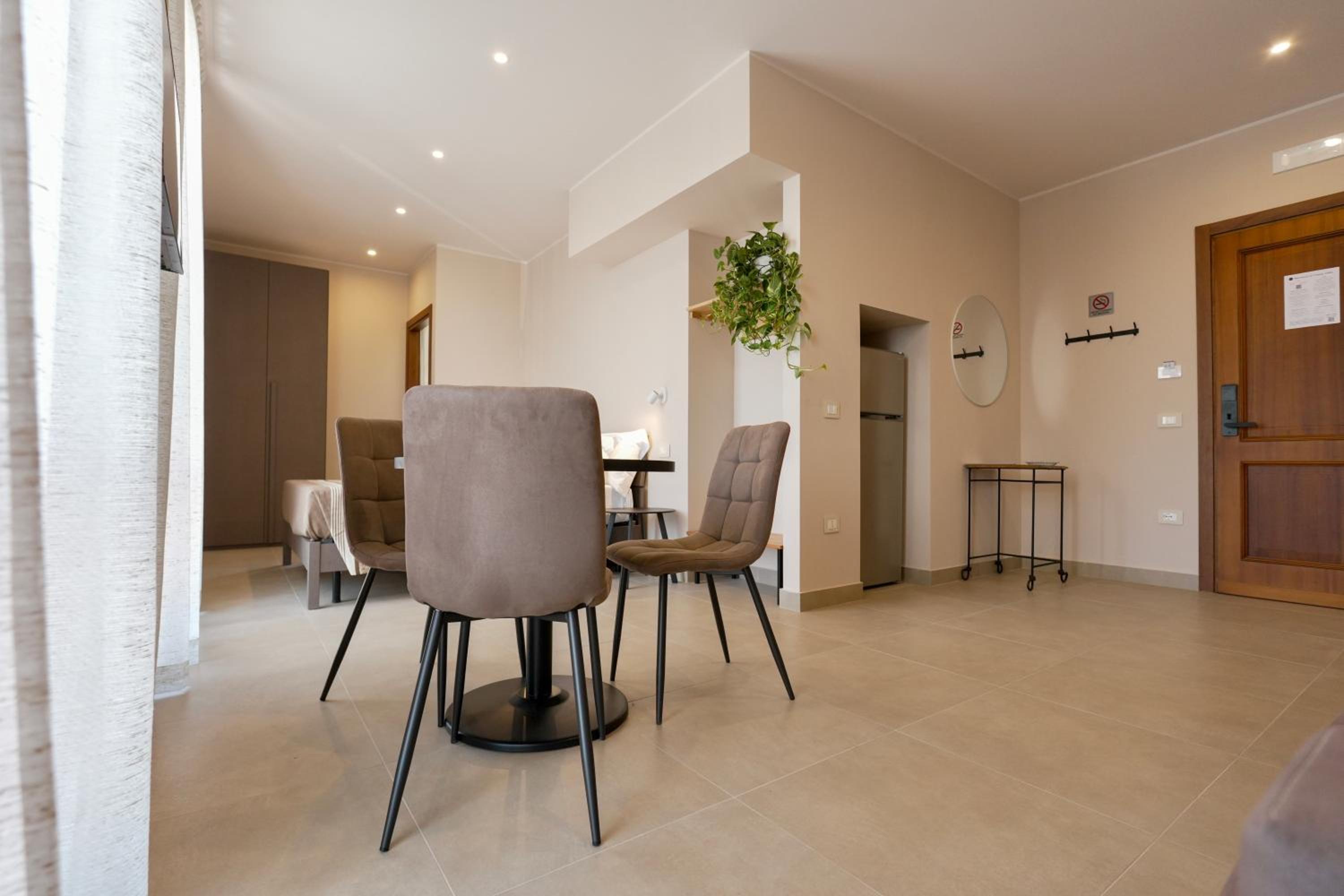 Domus Fabia - Rooms & Apartments