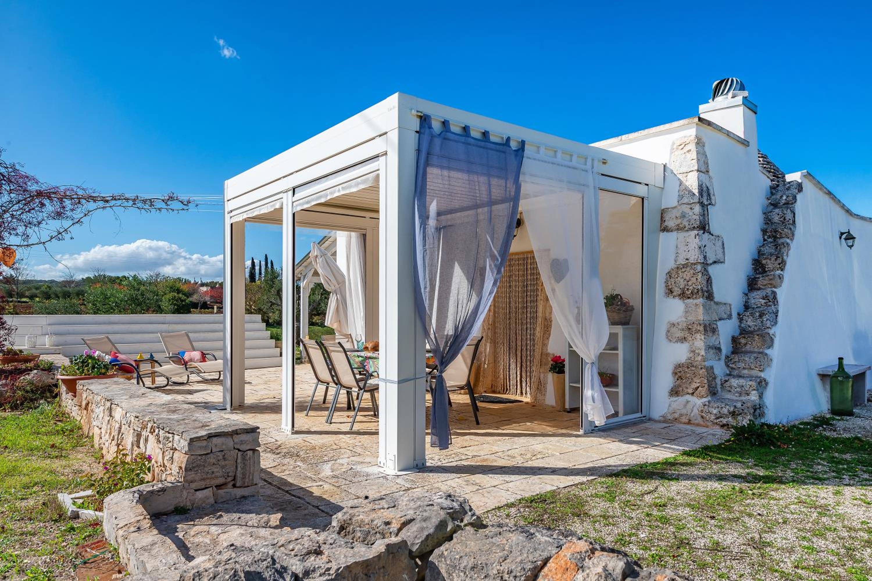 Trullo ConoSolo With Pool - Happy Rentals