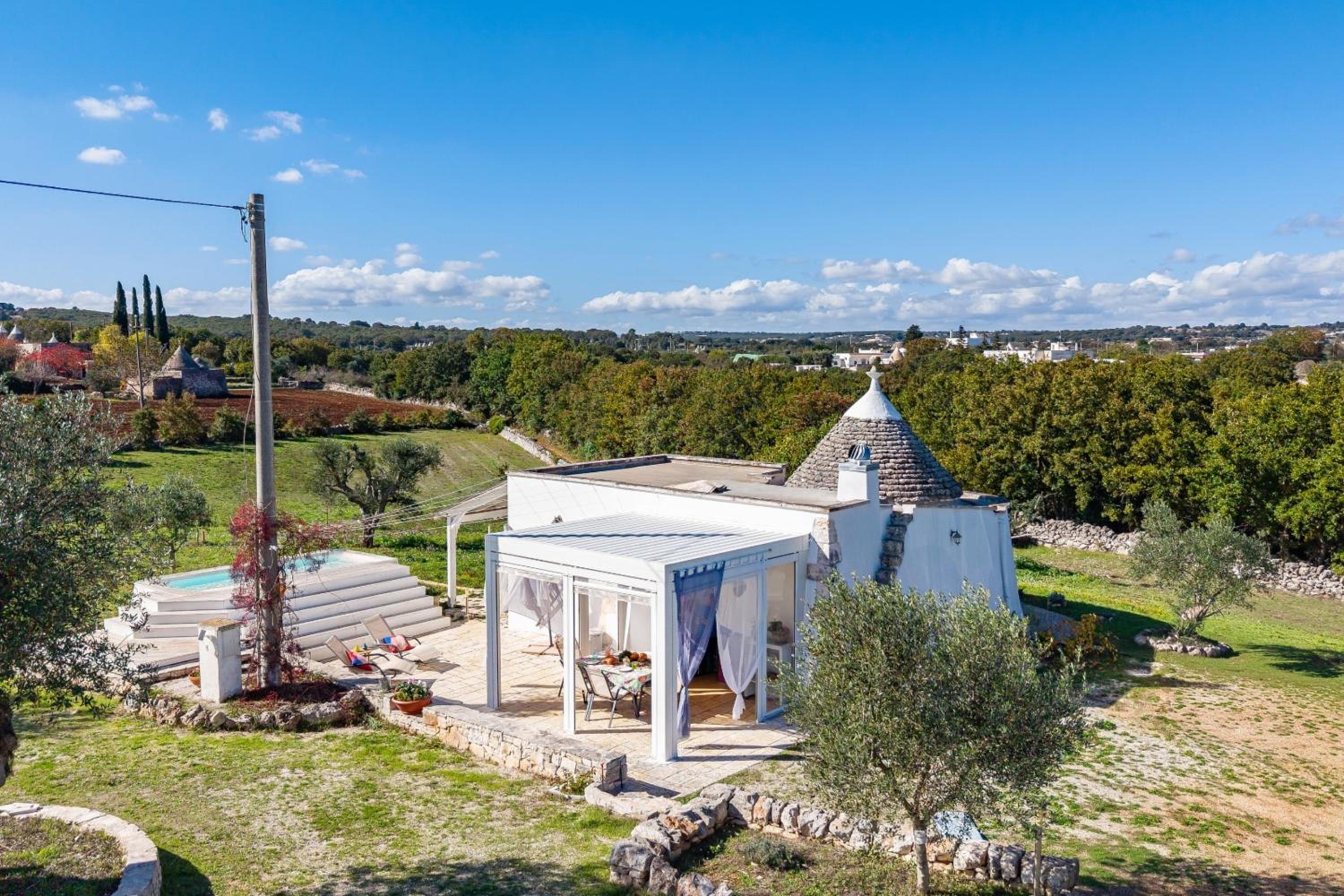 Trullo ConoSolo With Pool - Happy Rentals