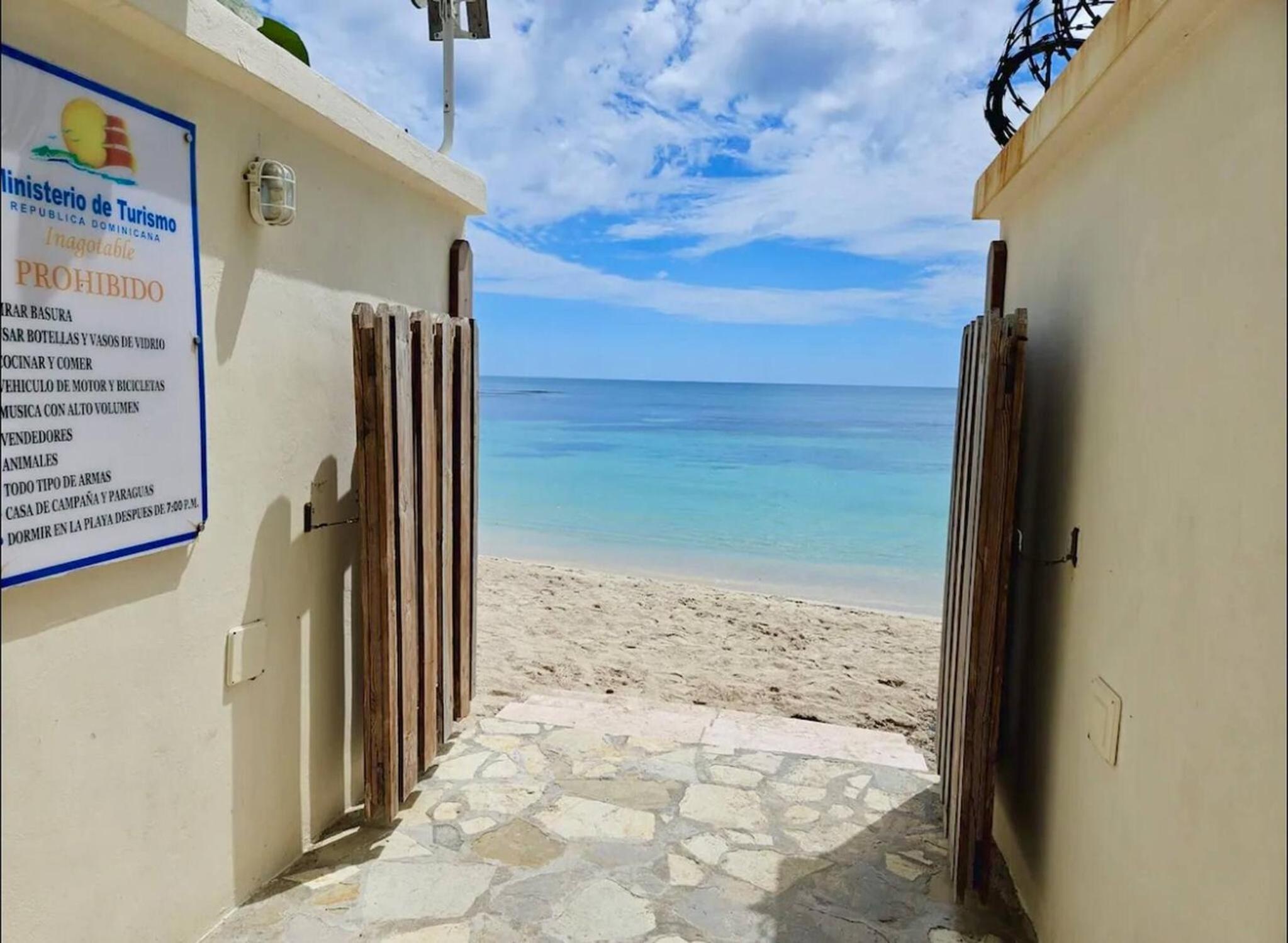 JuanDolio Penthouse 3 bedrooms Beachfront frente a hemingway