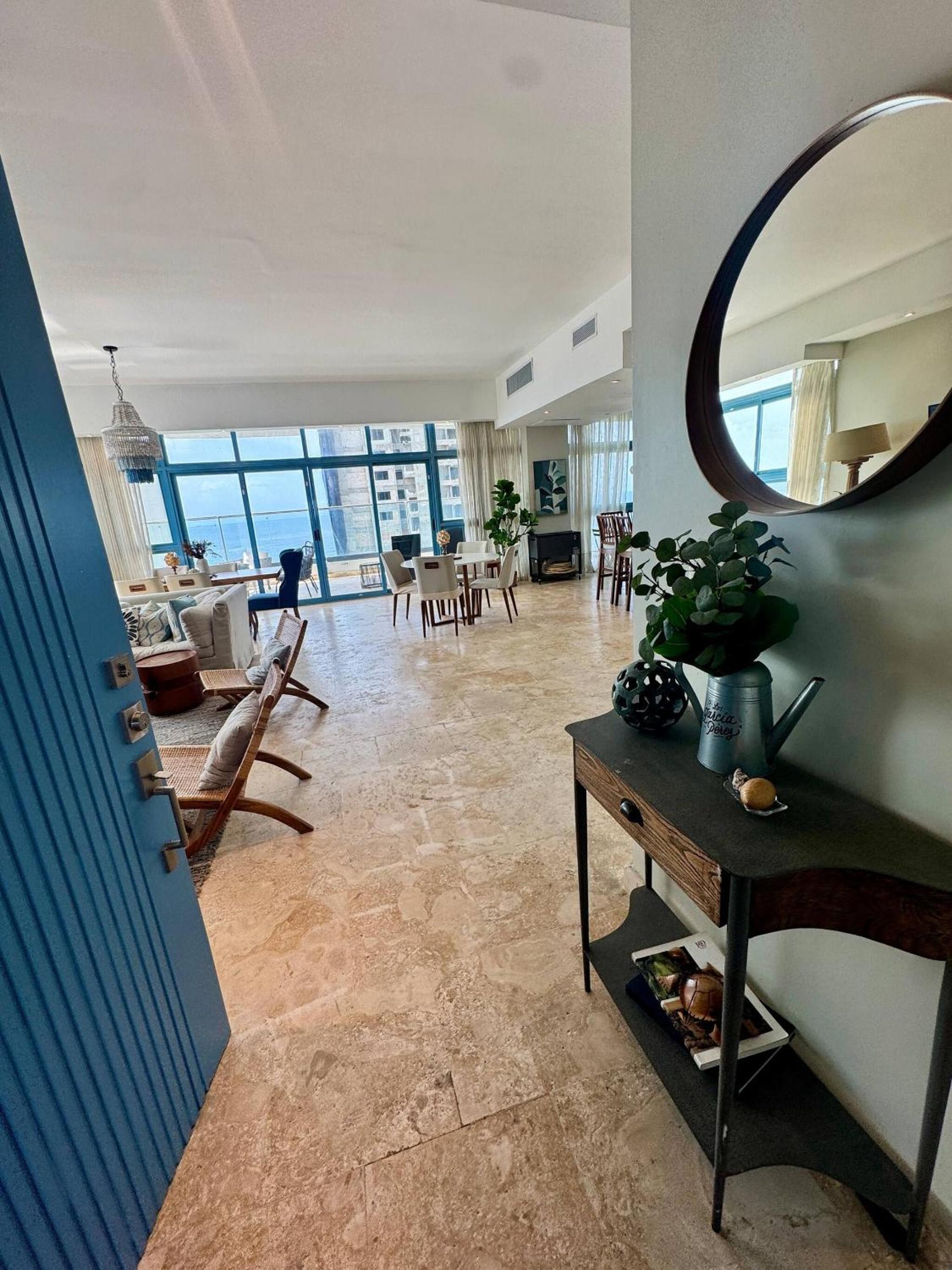 JuanDolio Penthouse 3 bedrooms Beachfront frente a hemingway