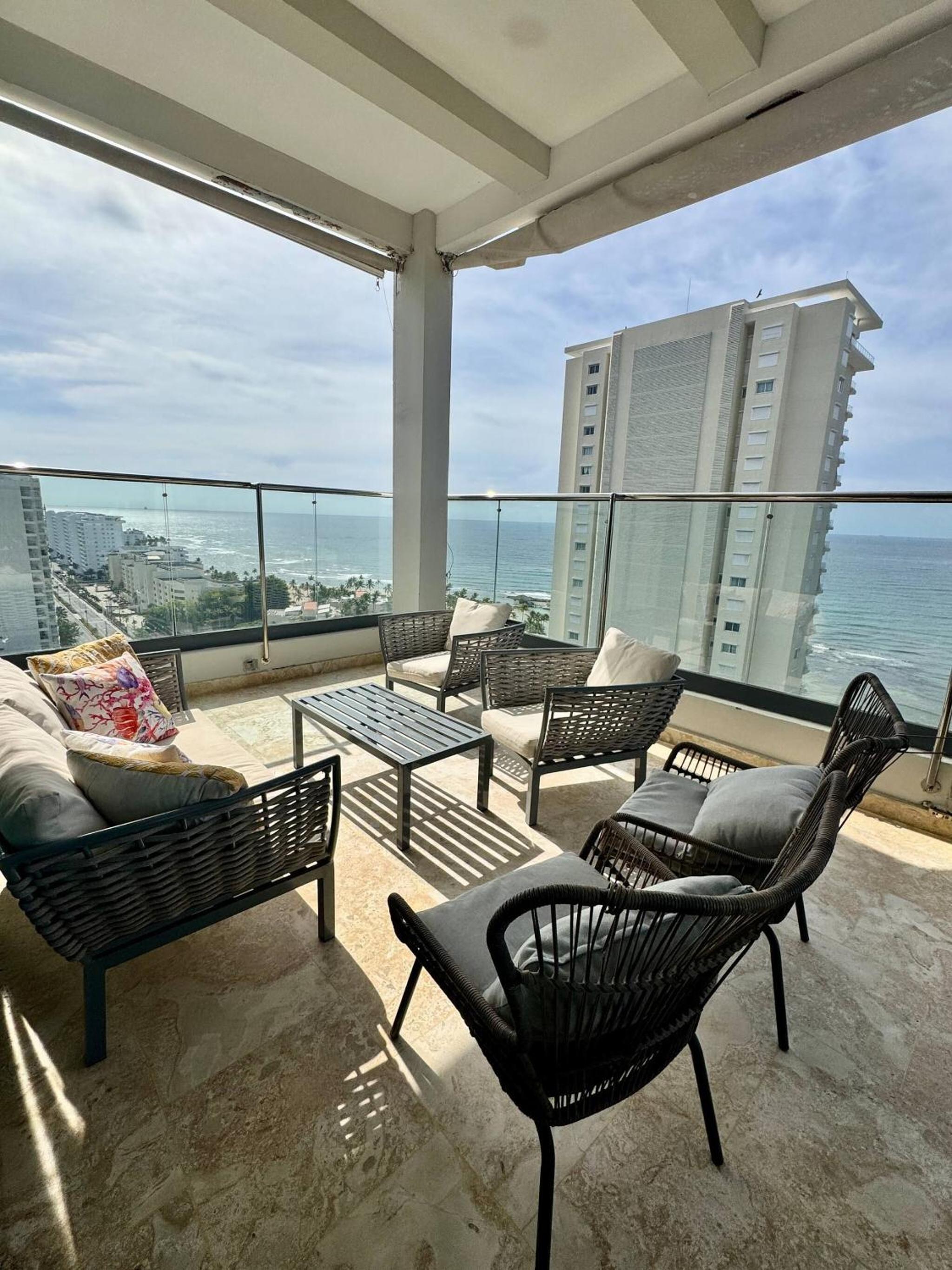 JuanDolio Penthouse 3 bedrooms Beachfront frente a hemingway