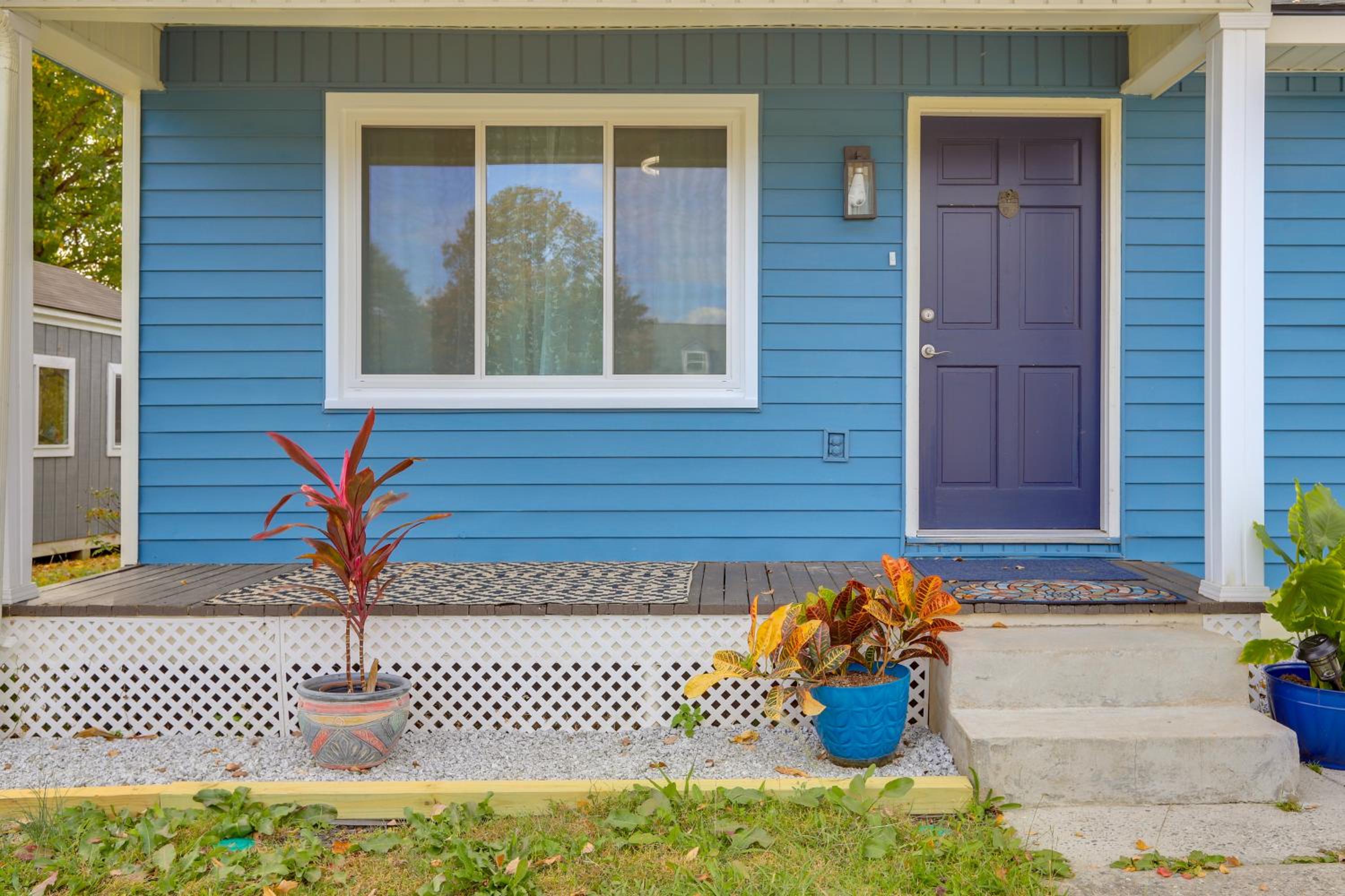 Lakefront Getaway with Dock and Views in Macon!