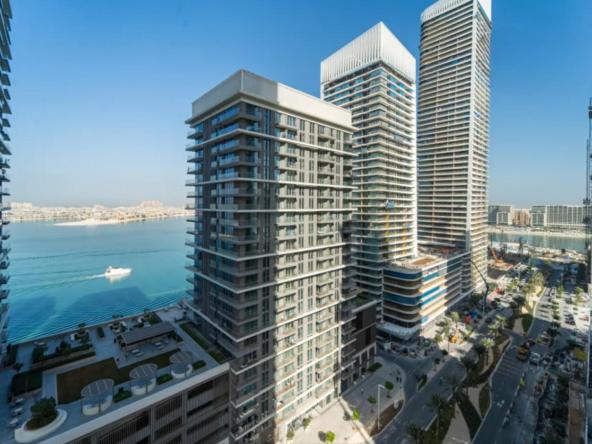 Luxury 3BR Palm Views at Emaar Beachfront