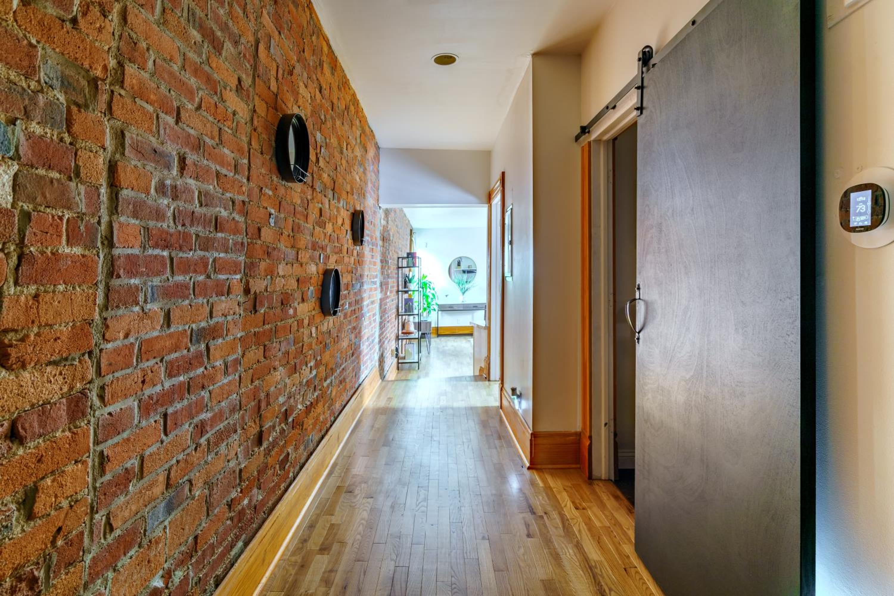 Jungle House Columbus Downtown Free Parking Sleeps 8 - Walk to Convention Center & Nationwide Arena - 1BR Short North Luxury Home - Over 5,800 Five Star St