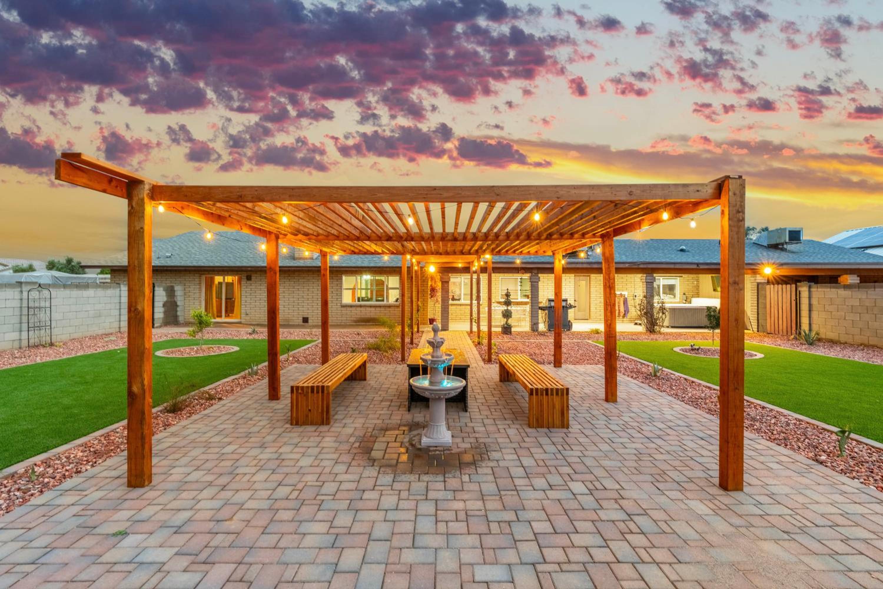 Private Hot Tub and Huge Yard Phoenix Family Home