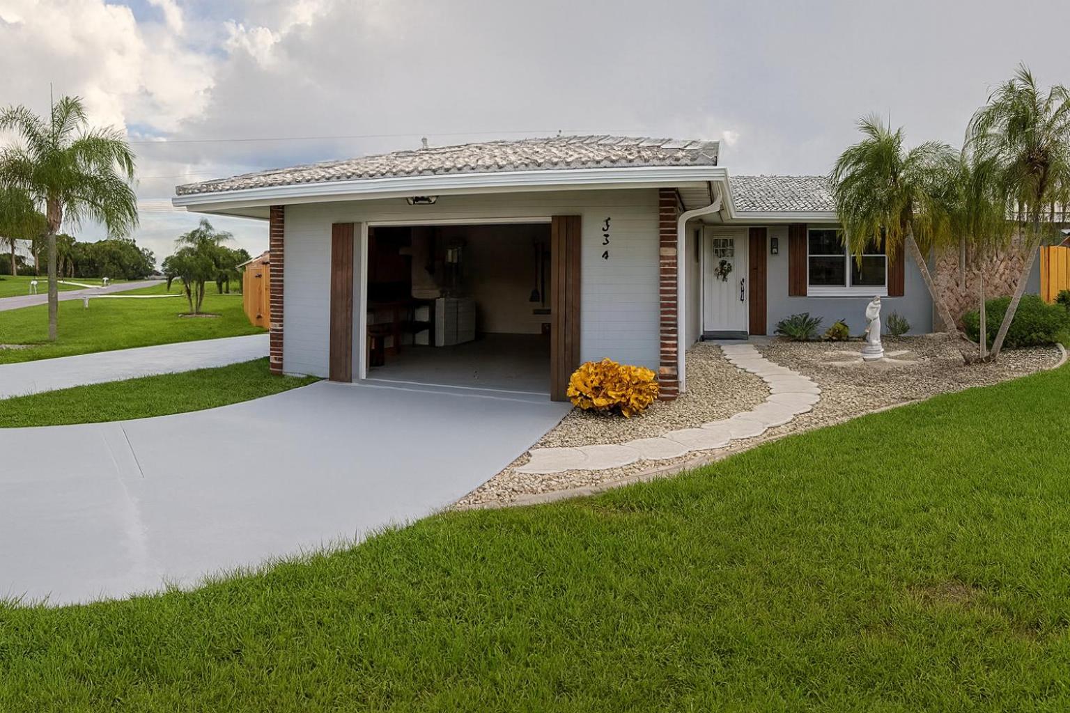 Spacious Family Retreat Port Charlotte