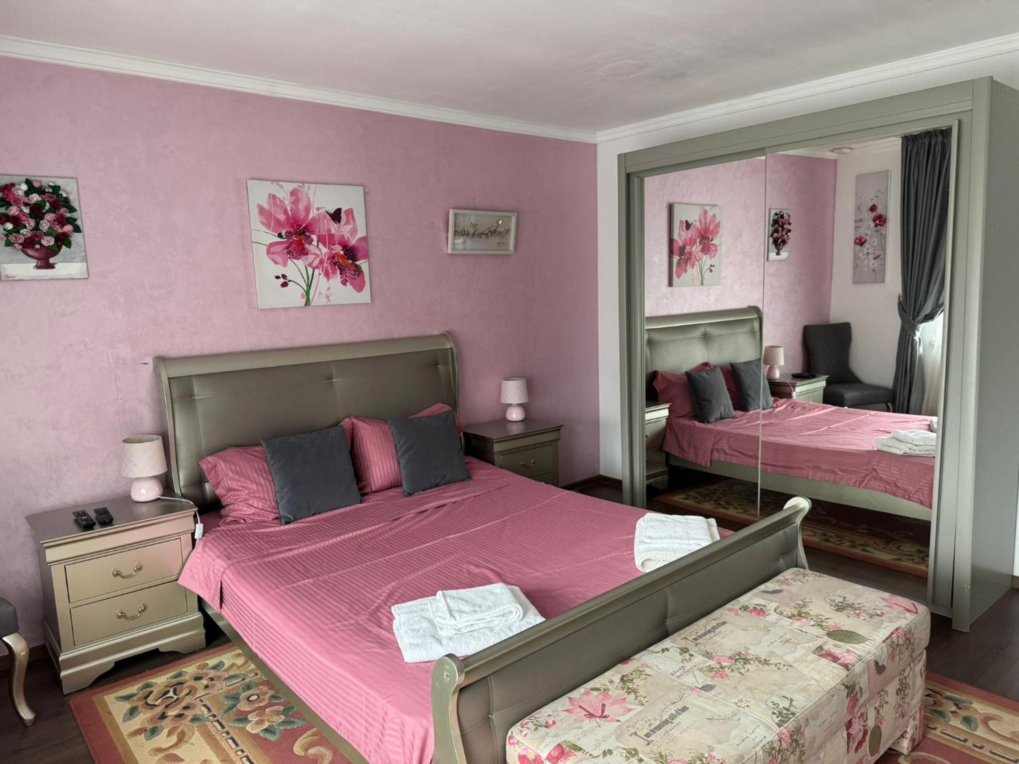 Casa Rosa by MANAGR