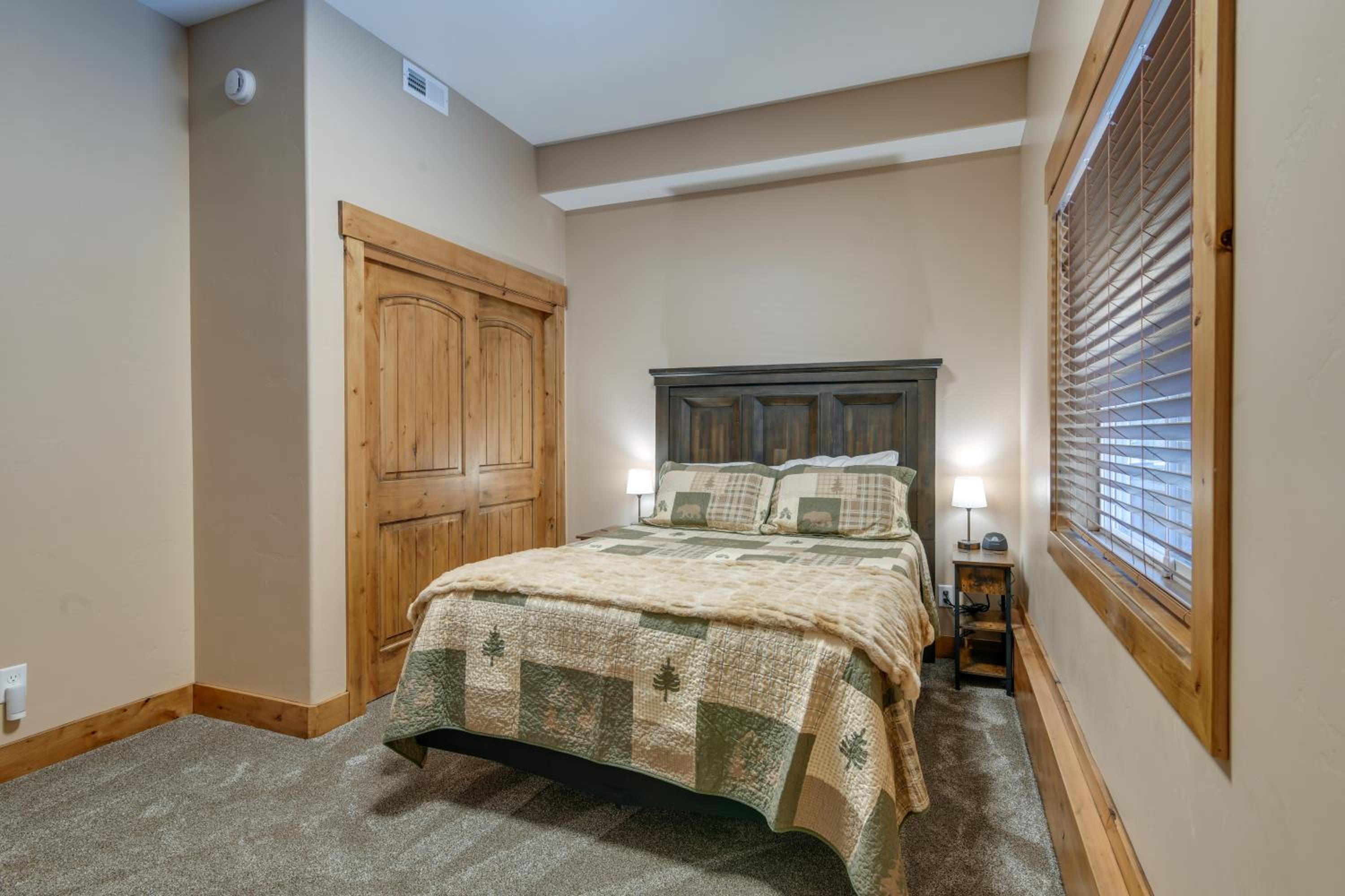Gateway to Yellowstone! Modern Island Park Cabin