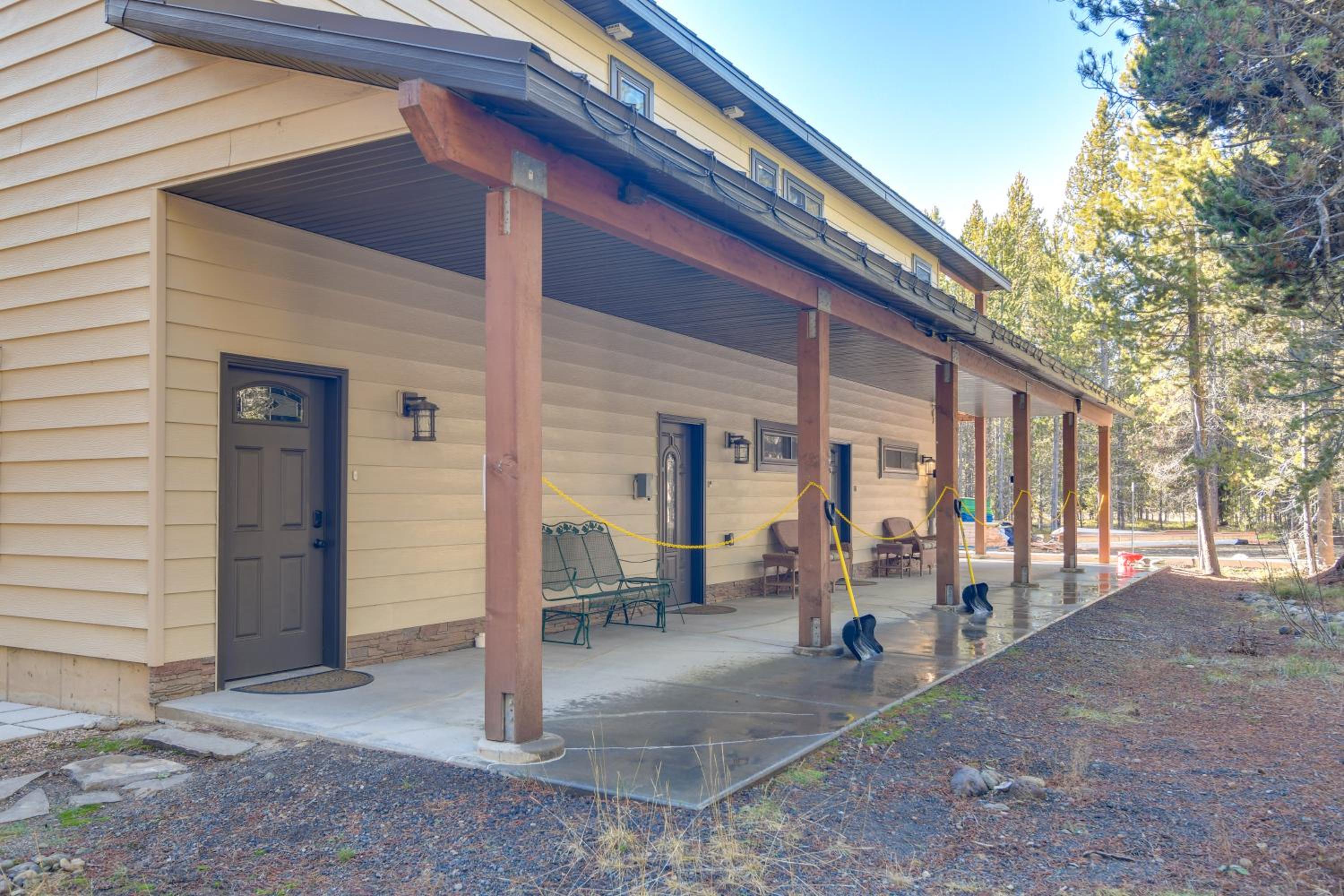 Gateway to Yellowstone! Modern Island Park Cabin