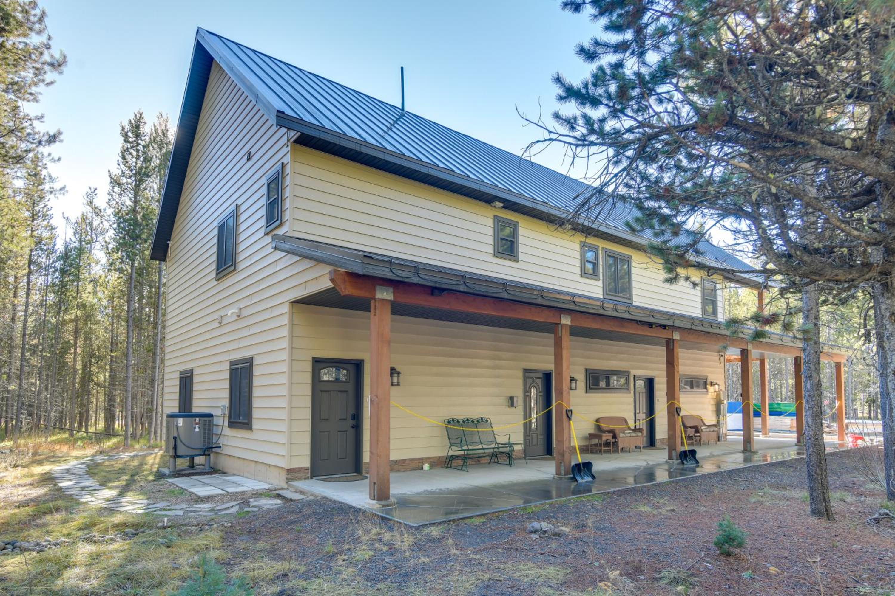 Gateway to Yellowstone! Modern Island Park Cabin