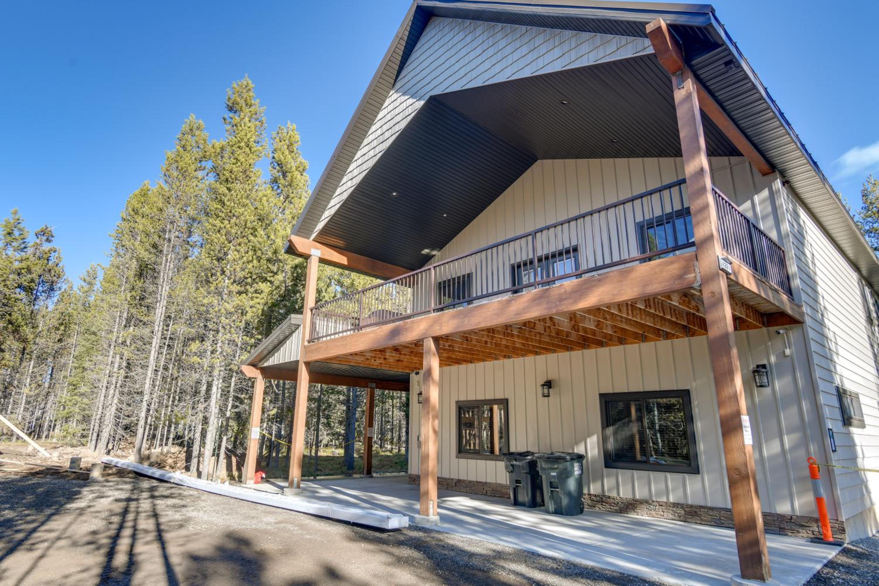 Gateway to Yellowstone! Modern Island Park Cabin