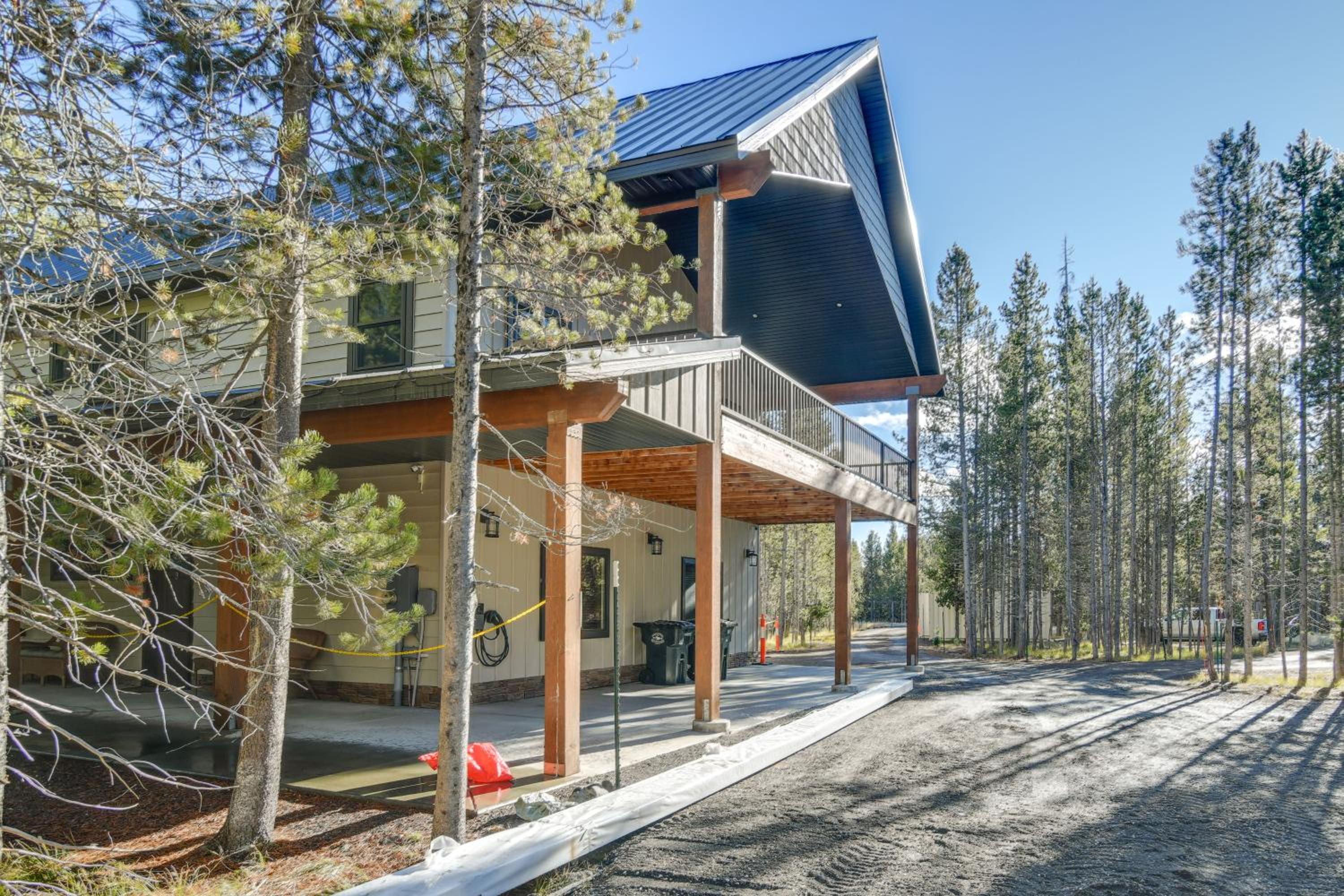 Gateway to Yellowstone! Modern Island Park Cabin