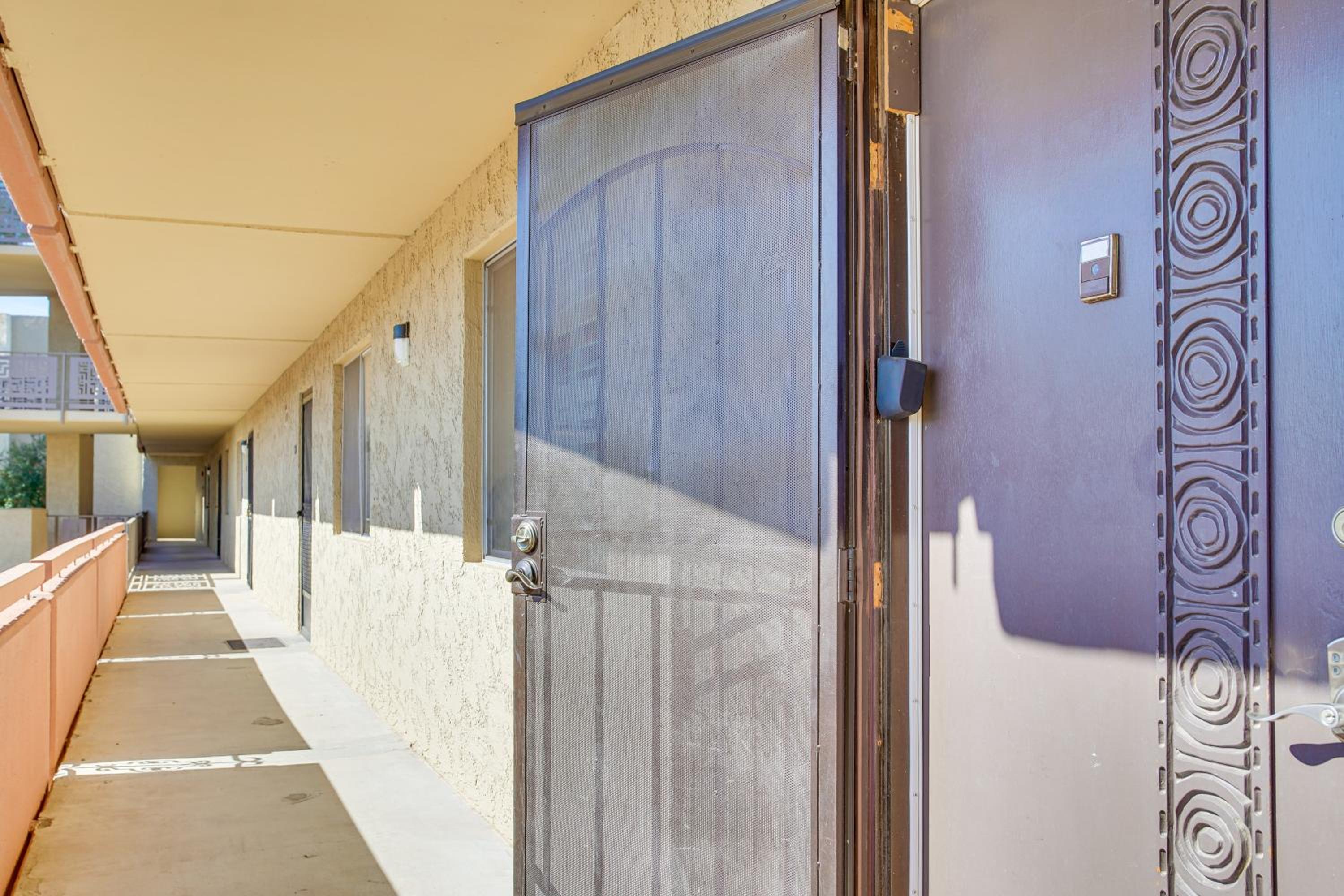 Less Than 1 Mi to Fashion Square Condo with Community Perks