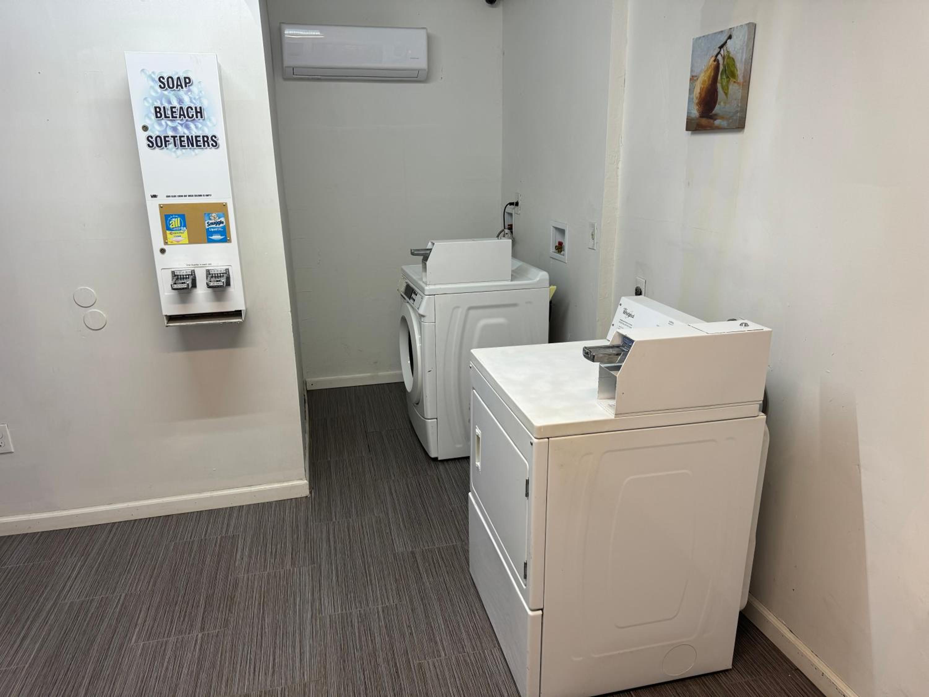 Englewood Inn & Suites