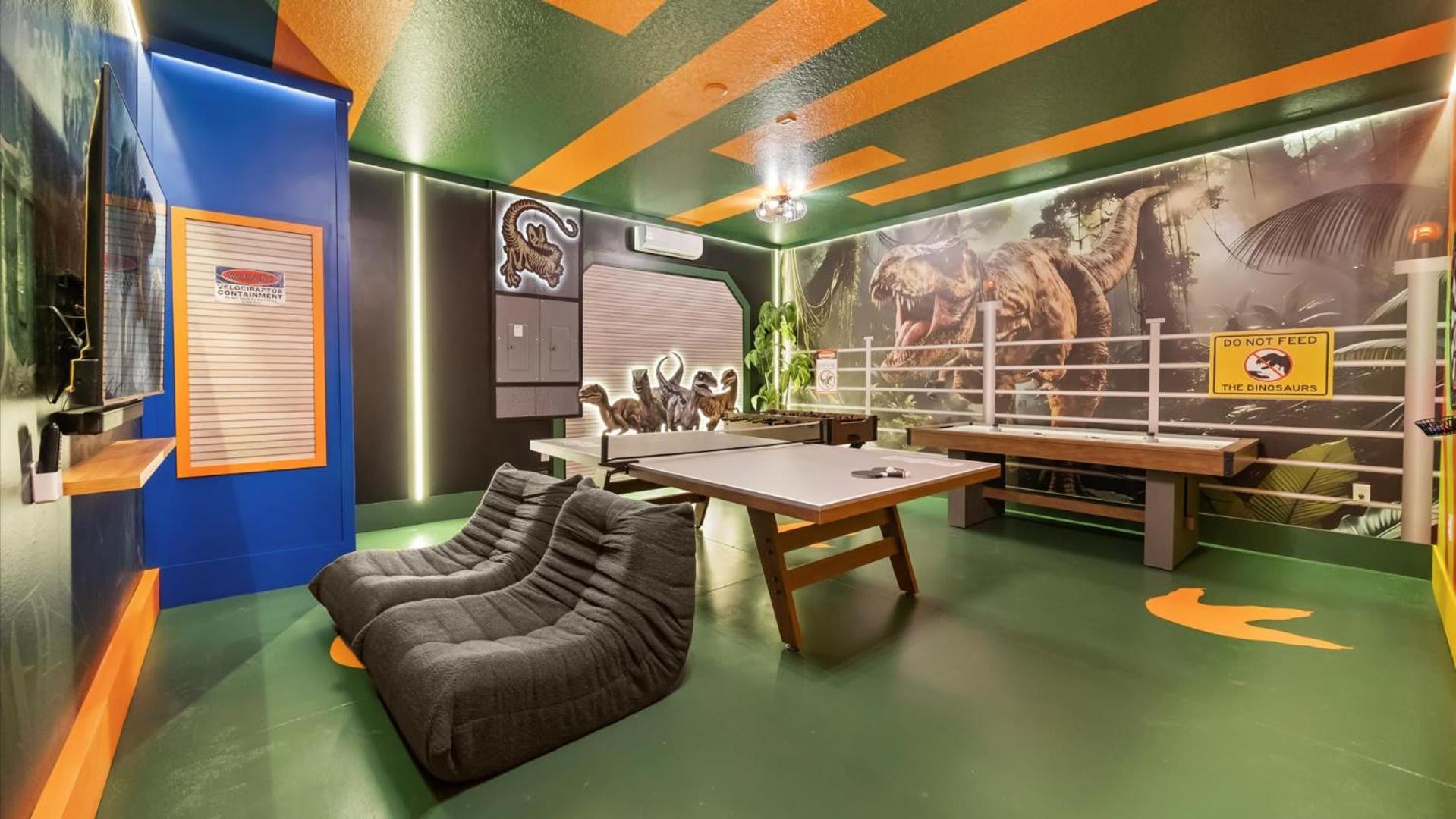 Upstay Epic Windsor Home w Pool Cinema & Games
