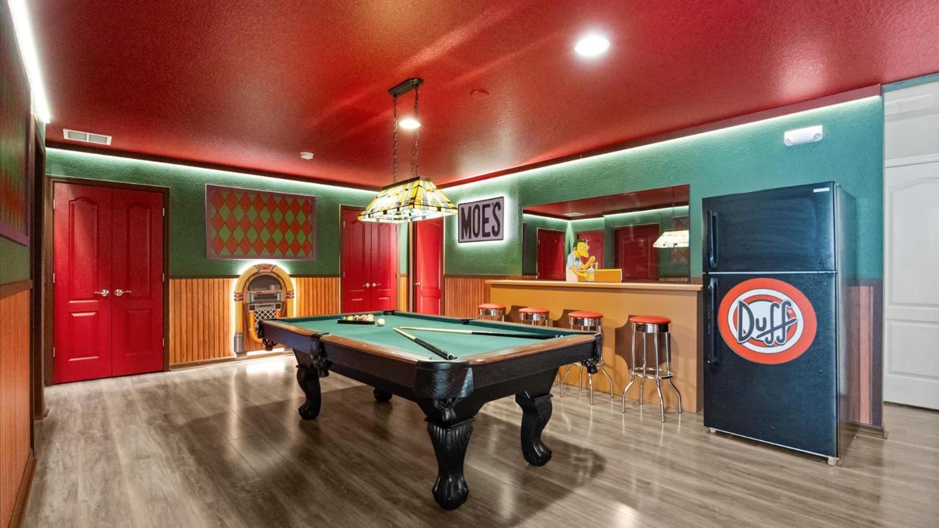 Upstay Epic Windsor Home w Pool Cinema & Games