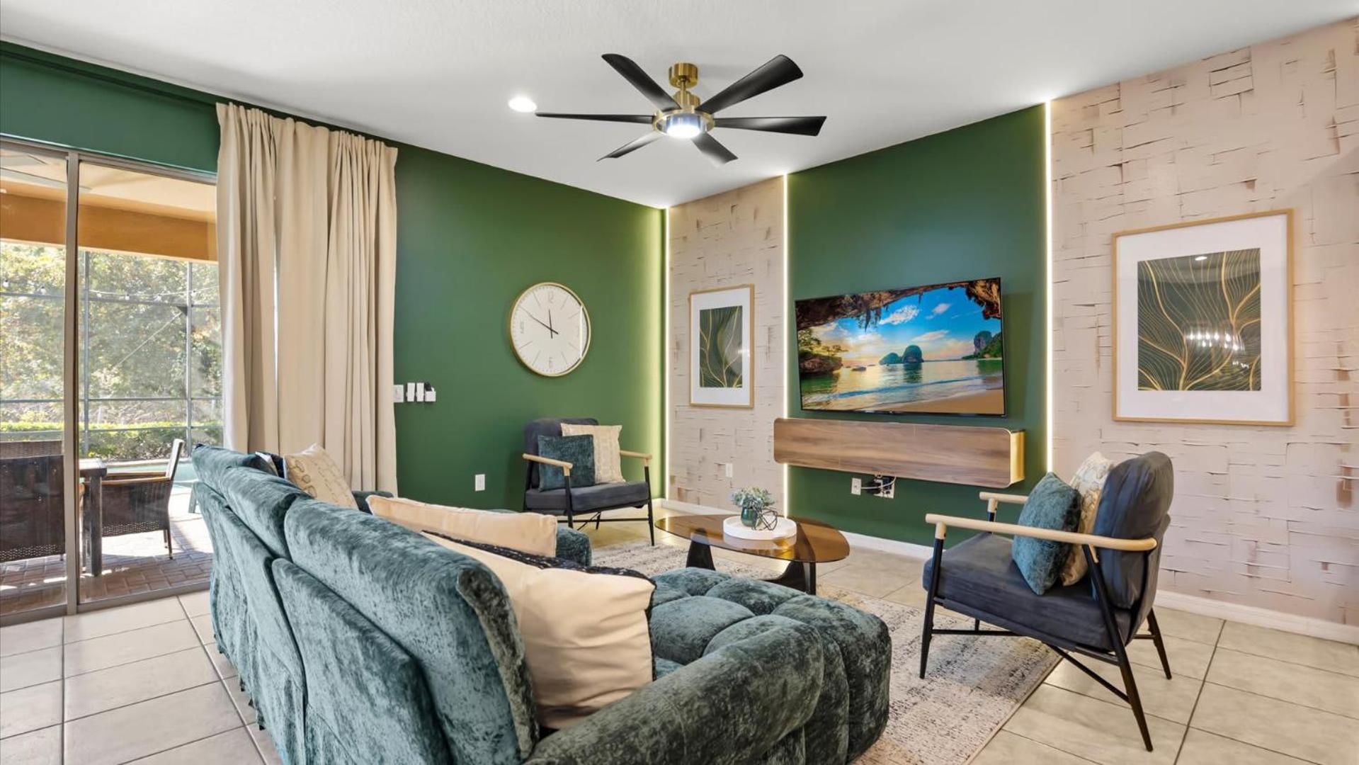 Upstay Epic Windsor Home w Pool Cinema & Games