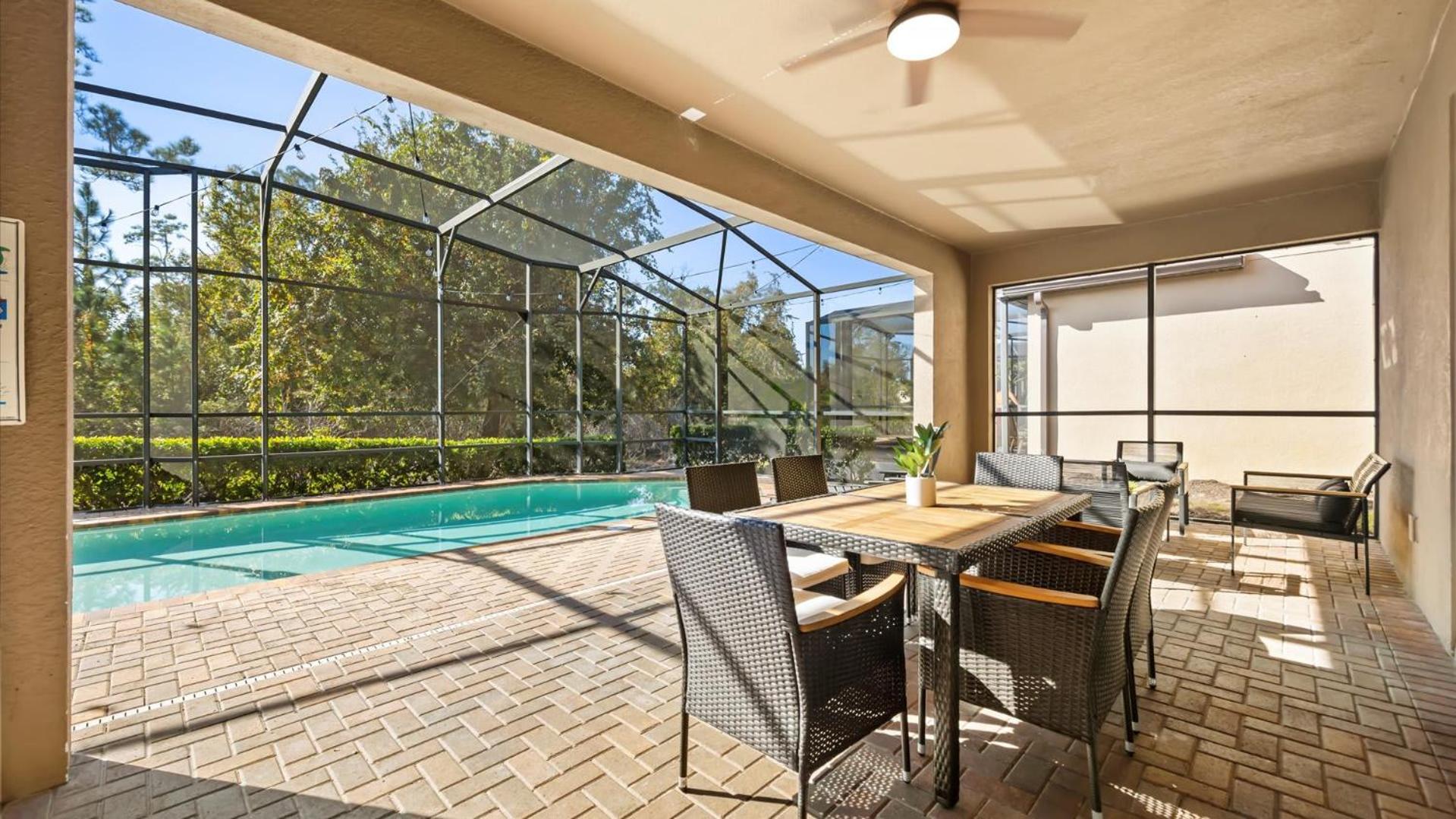 Upstay Epic Windsor Home w Pool Cinema & Games