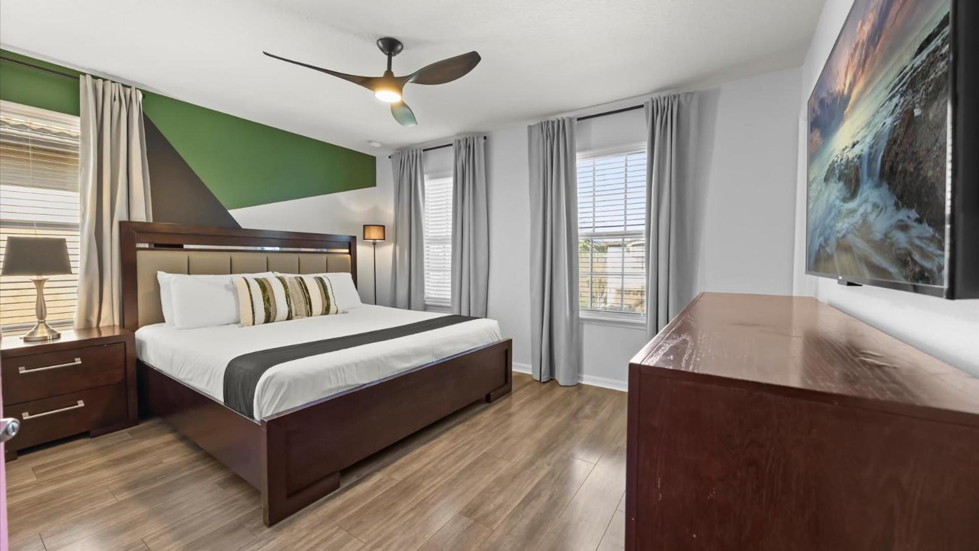 Upstay Epic Windsor Home w Pool Cinema & Games