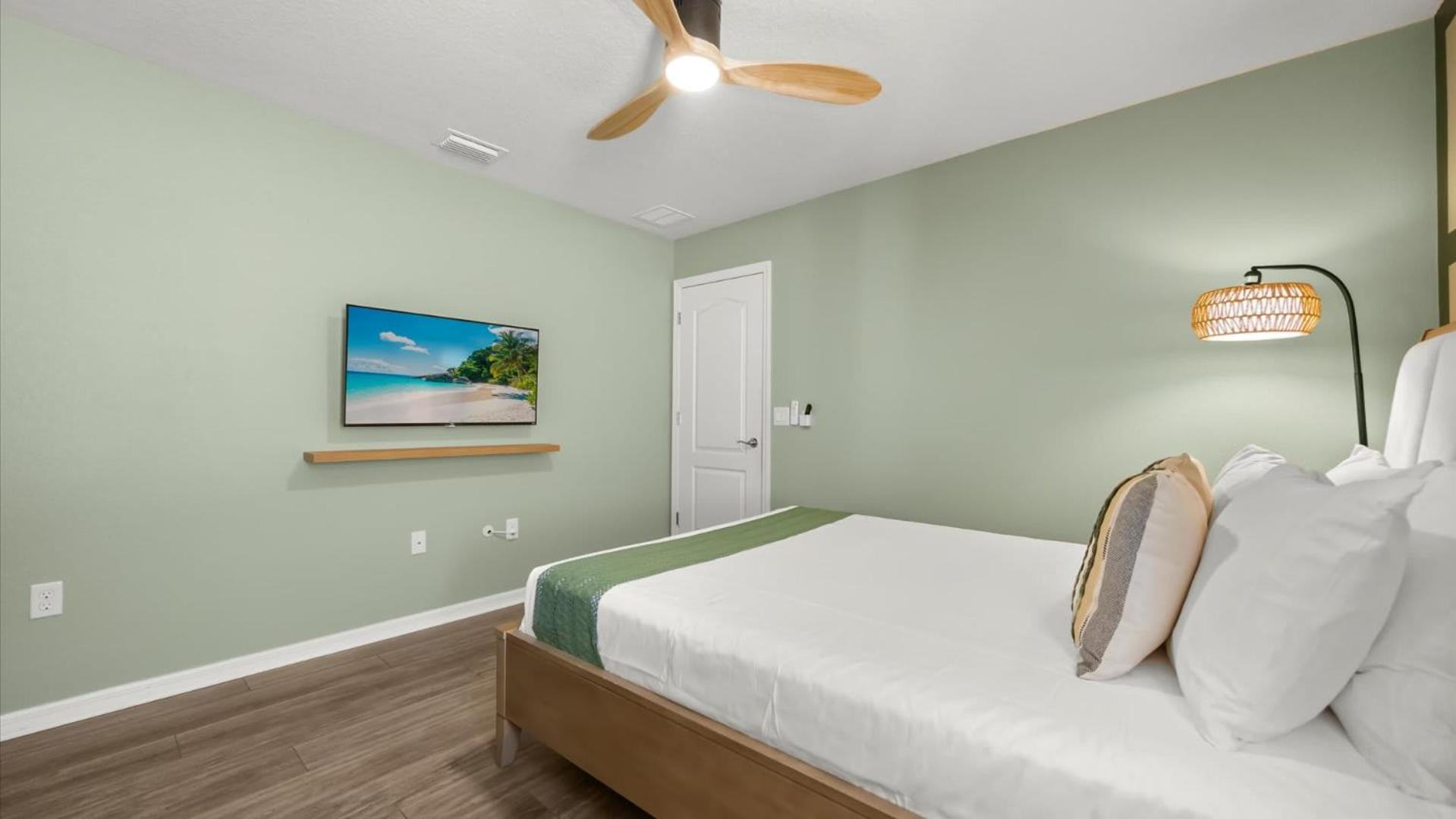 Upstay Epic Windsor Home w Pool Cinema & Games