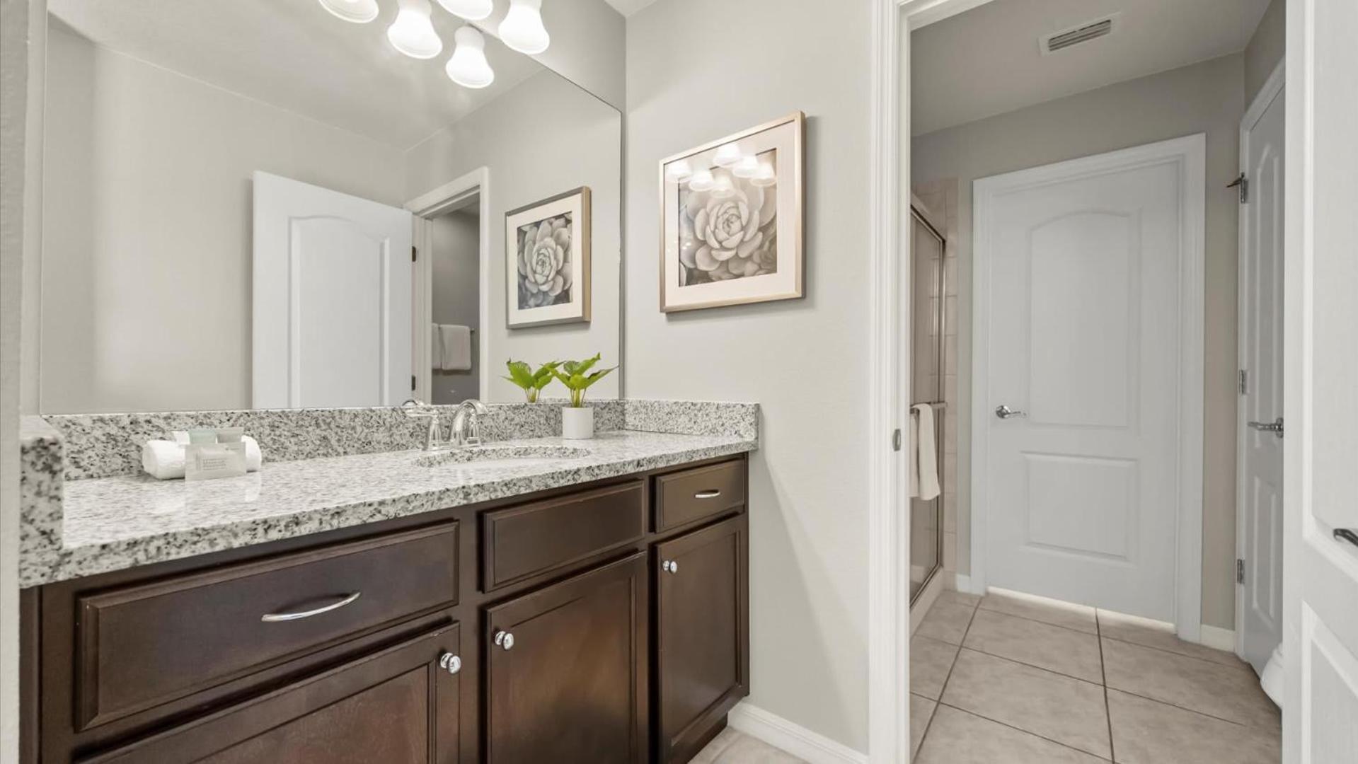 Upstay Epic Windsor Home w Pool Cinema & Games