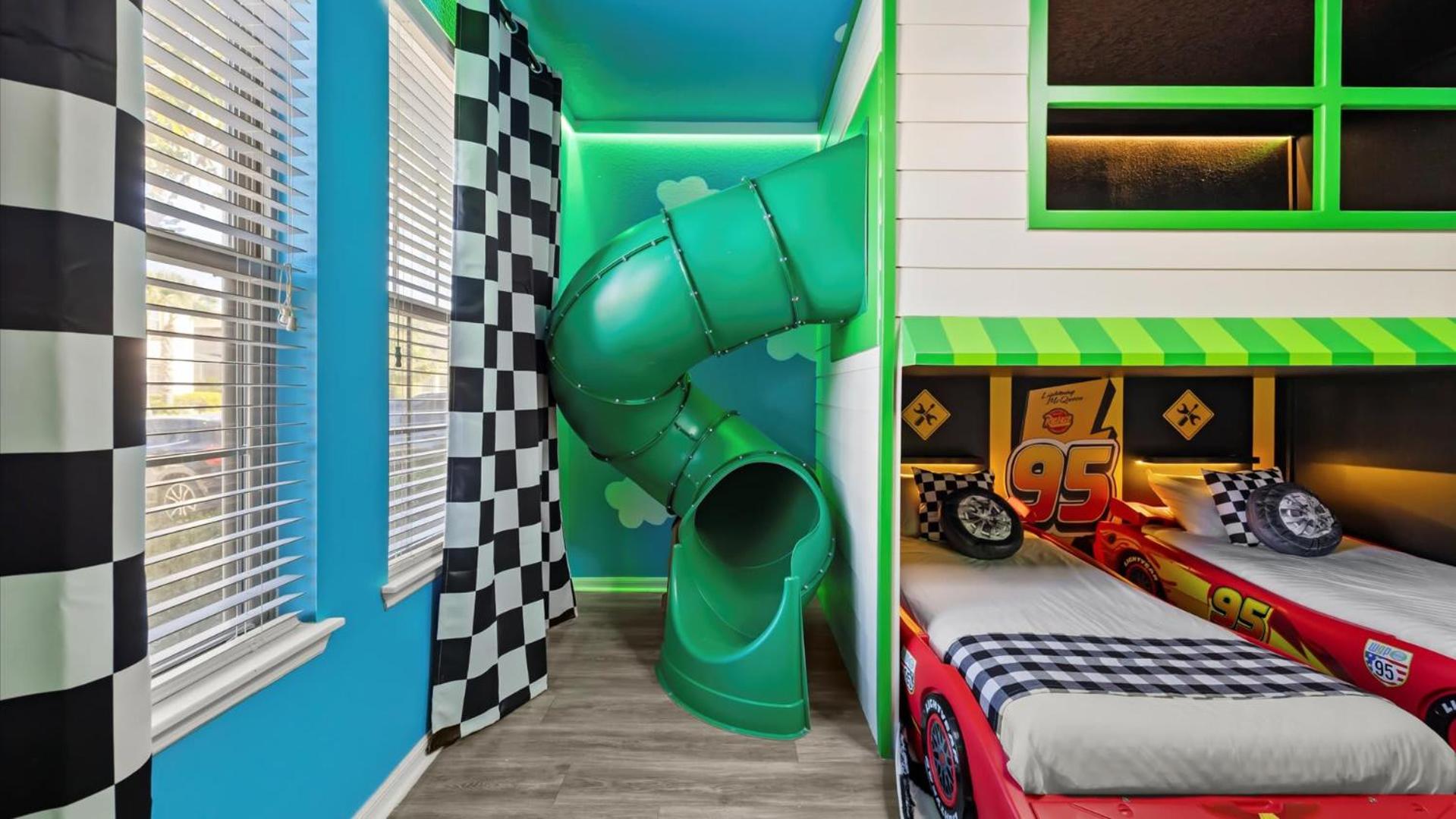 Upstay Epic Windsor Home w Pool Cinema & Games