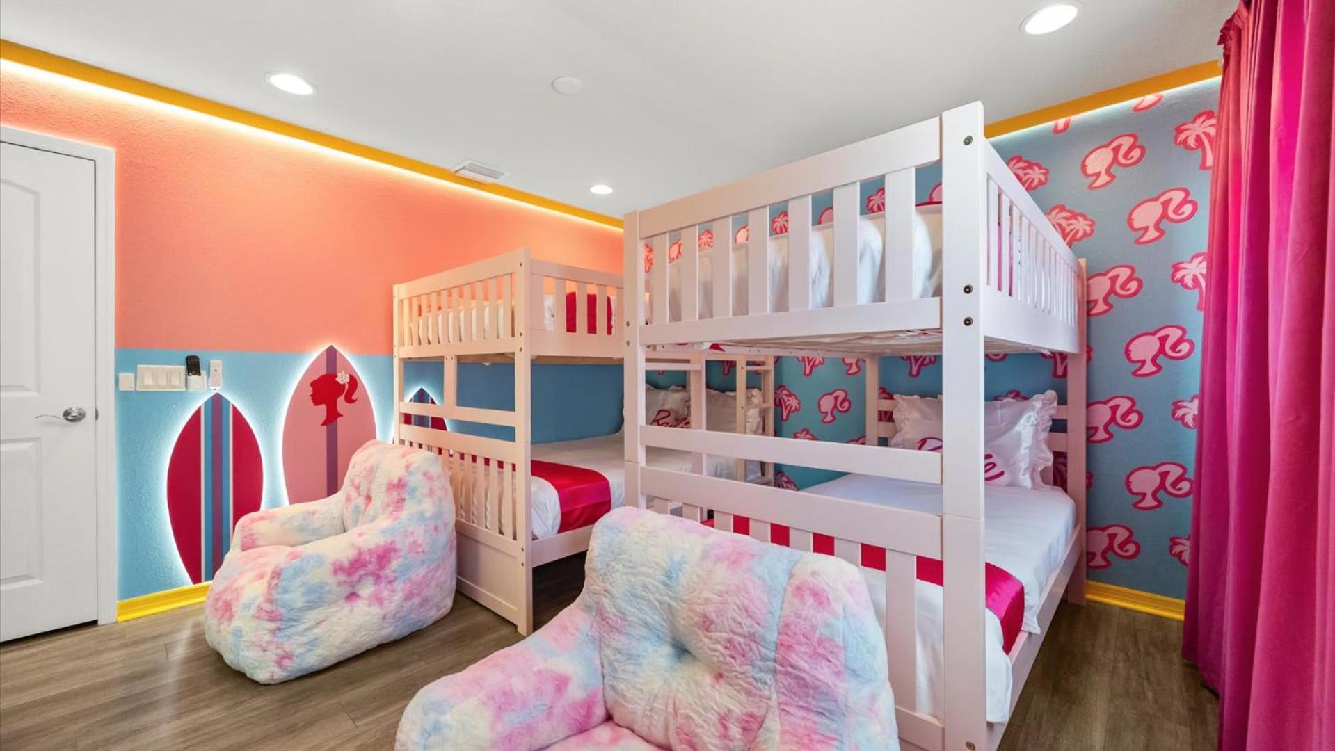 Upstay Epic Windsor Home w Pool Cinema & Games