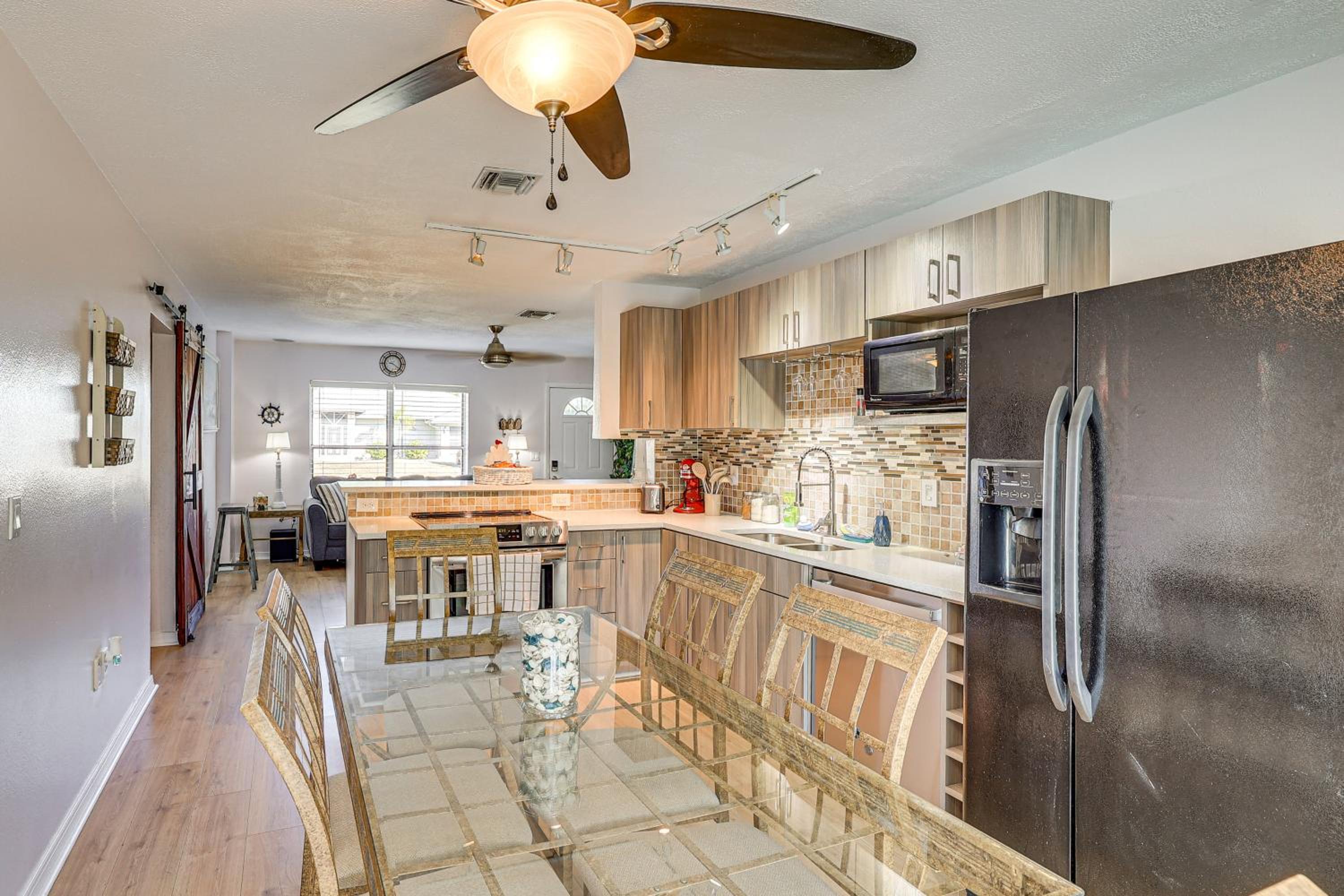 5 Mi to Golf and Trails North Port Retreat with Pool