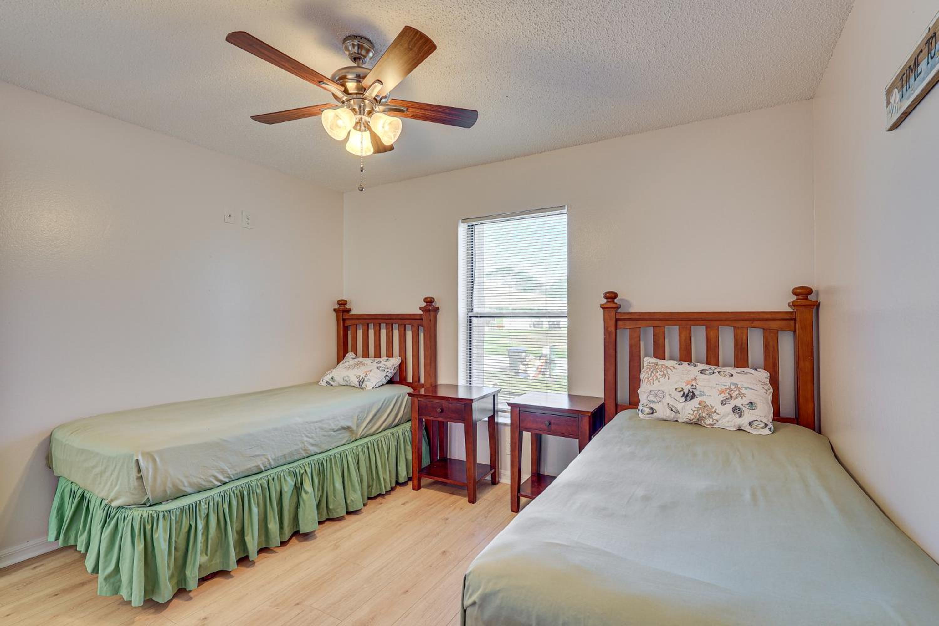 5 Mi to Golf and Trails North Port Retreat with Pool