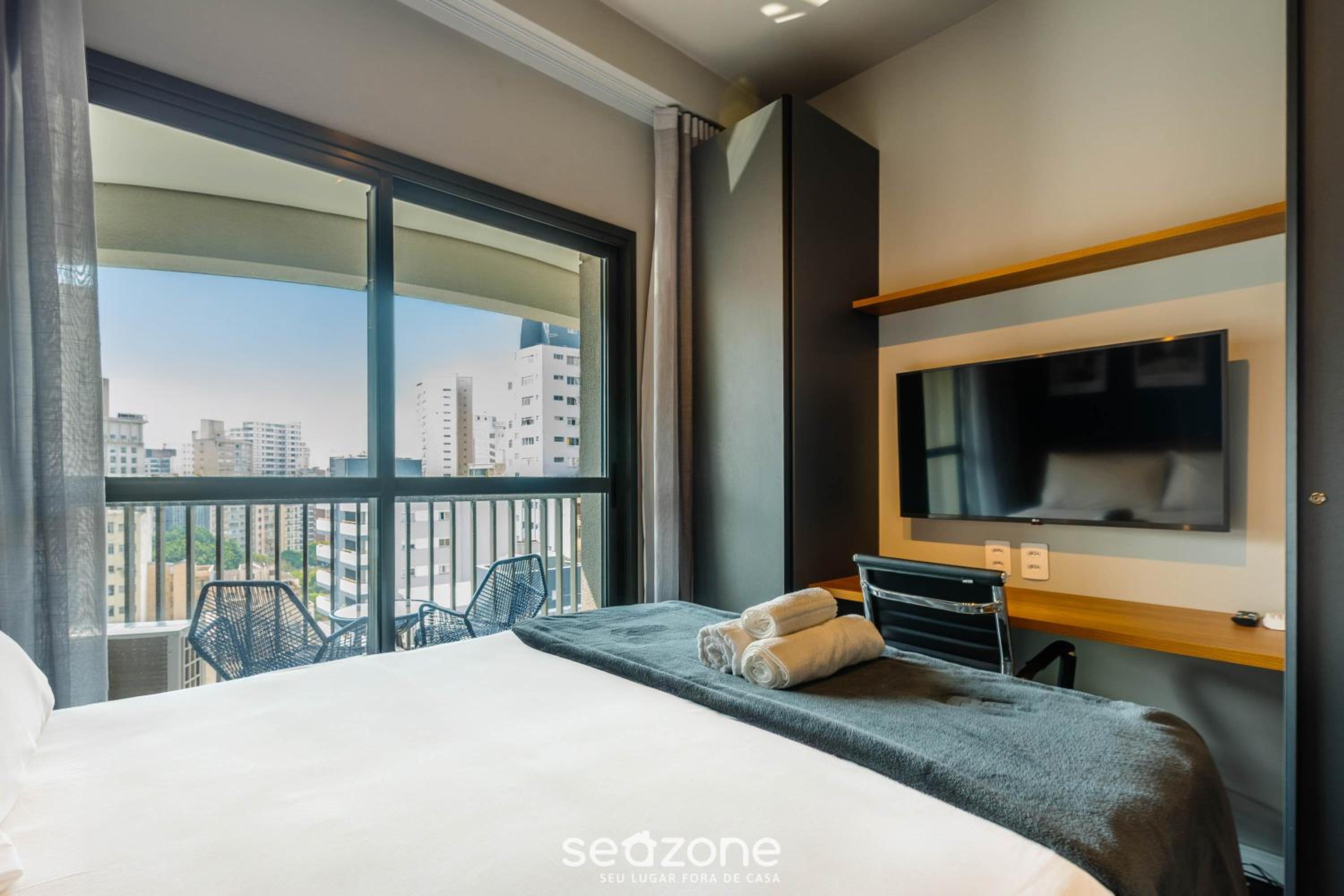 Modern and Fully Equipped Accommodations Near the Metro and Praça da República - DNRs