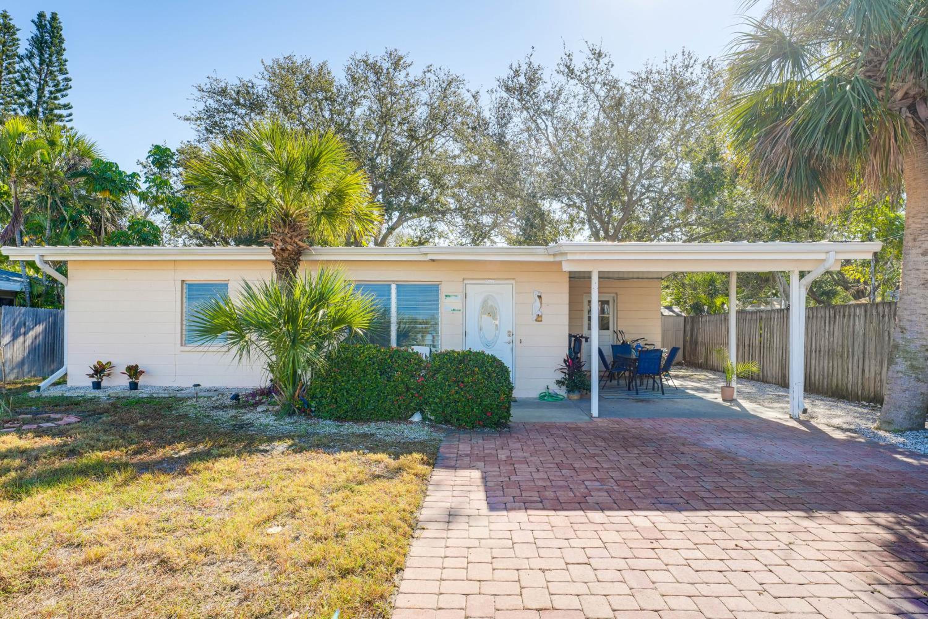 Walk to Sand and Sun! Breezy Indian Rocks Beach Home