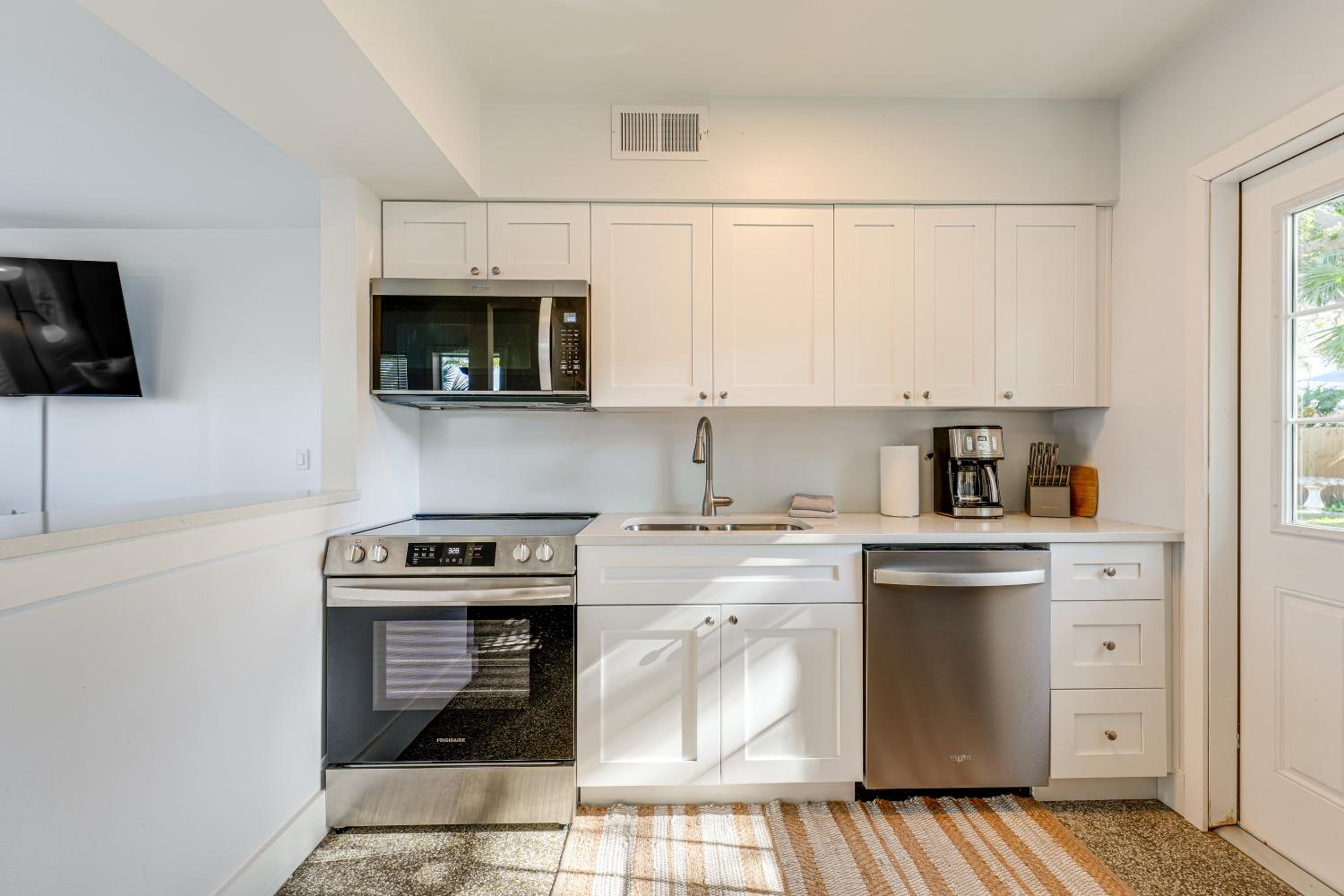 Walk to Sand and Sun! Breezy Indian Rocks Beach Home