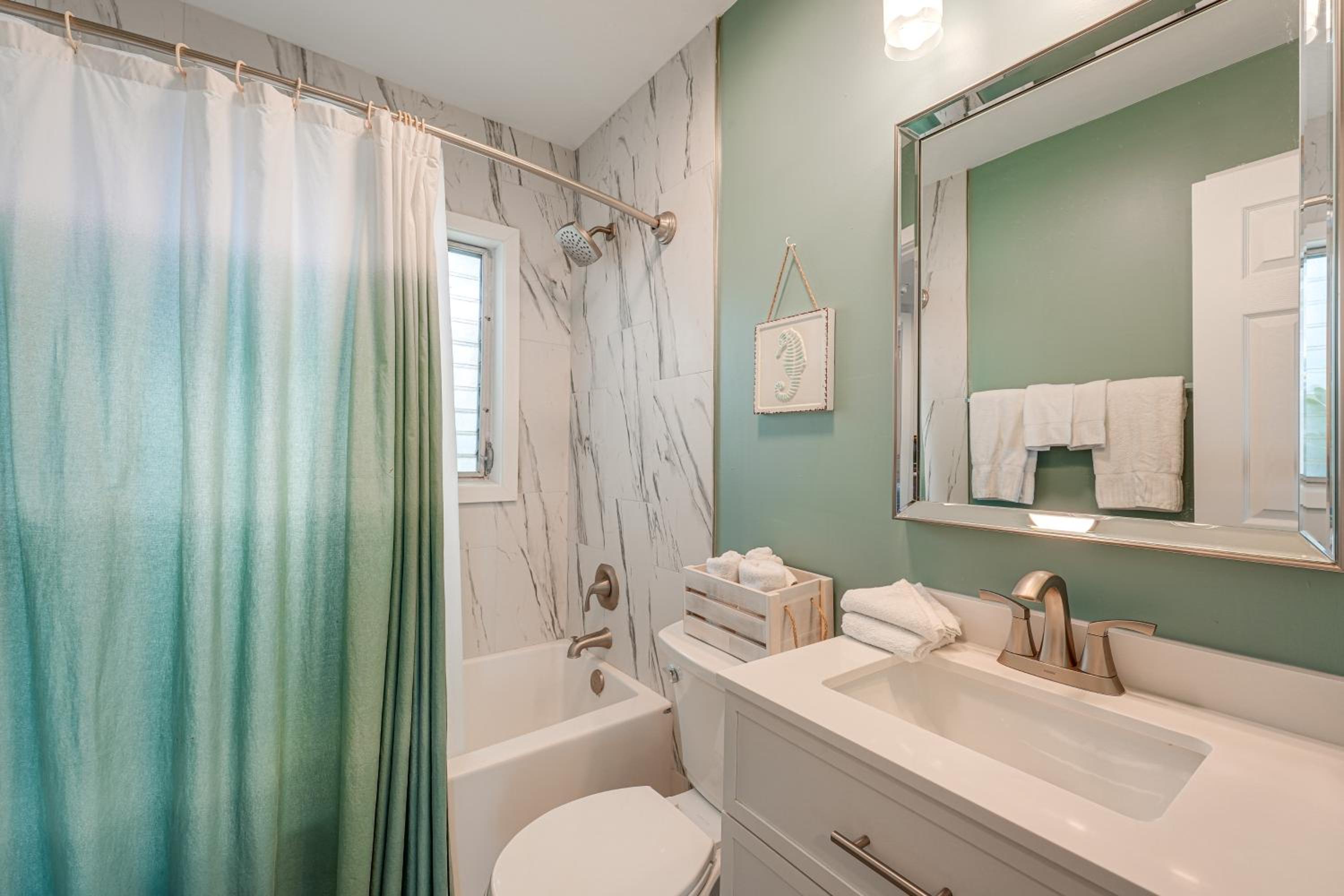 Walk to Sand and Sun! Breezy Indian Rocks Beach Home