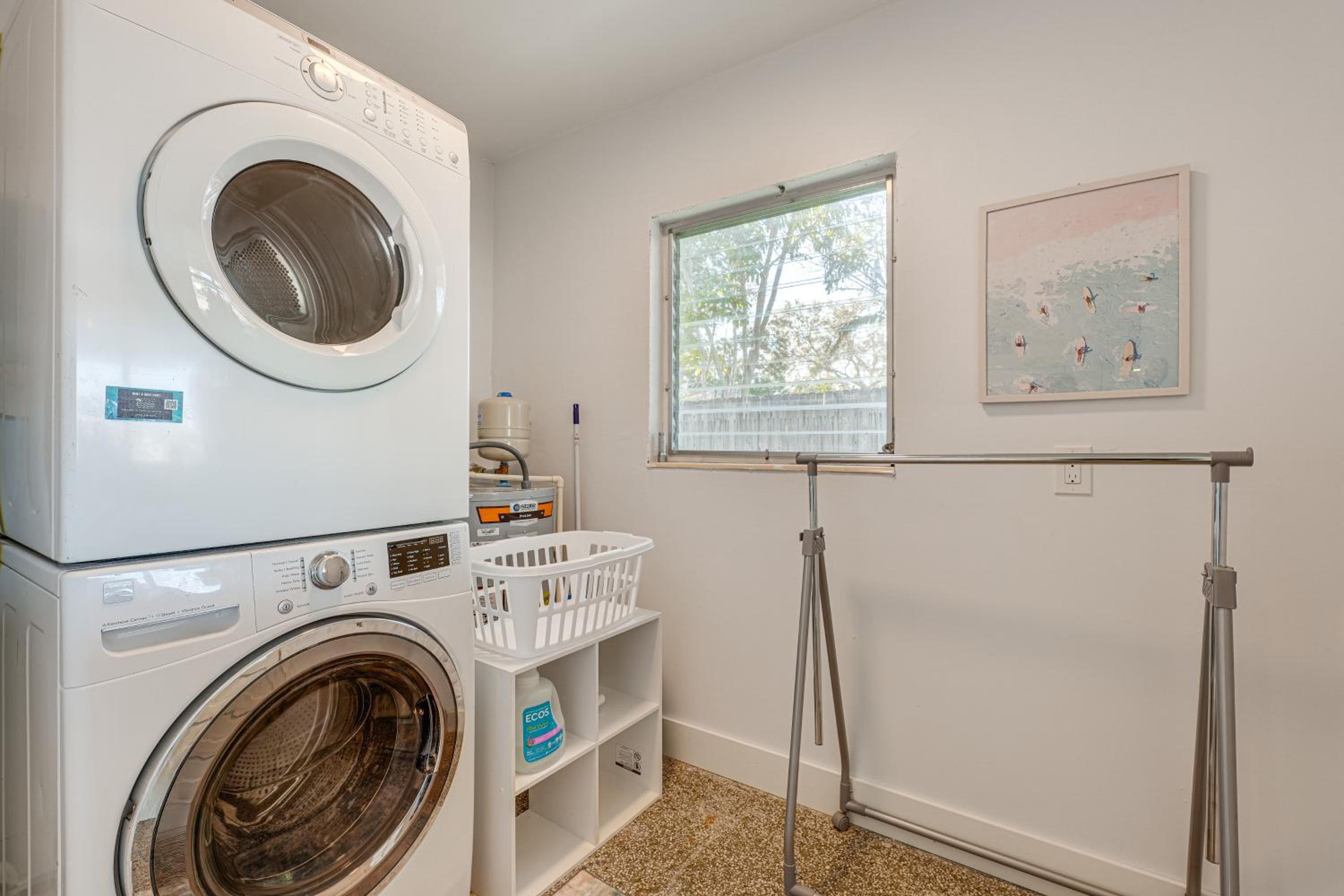 Walk to Sand and Sun! Breezy Indian Rocks Beach Home