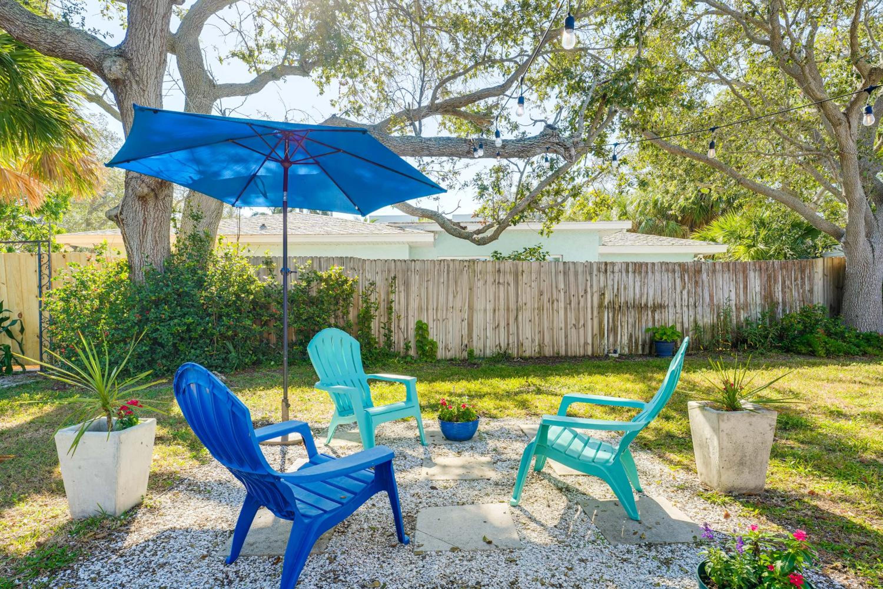 Walk to Sand and Sun! Breezy Indian Rocks Beach Home