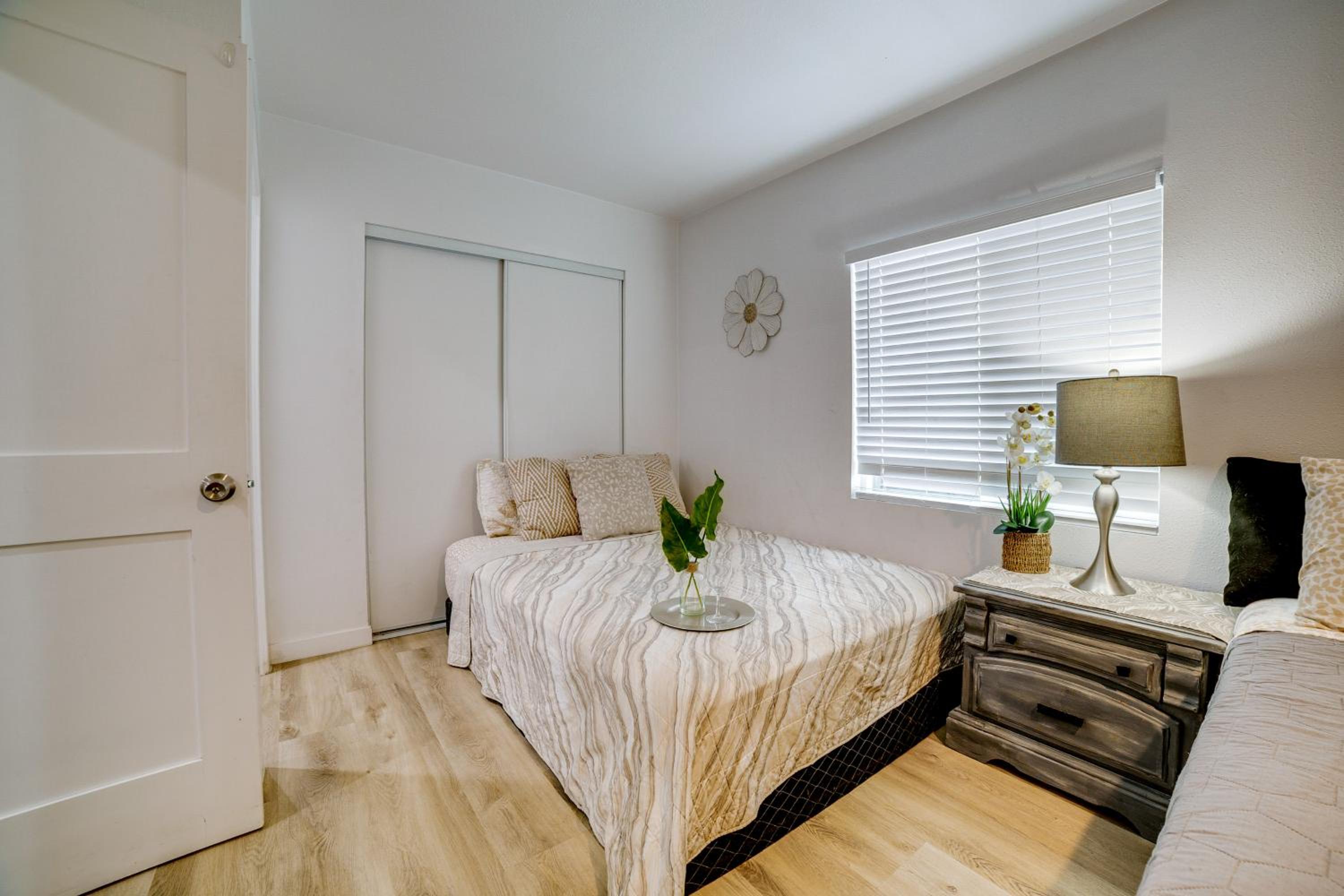 10 Mi to Riverside! Apt Near RUHS Medical Center